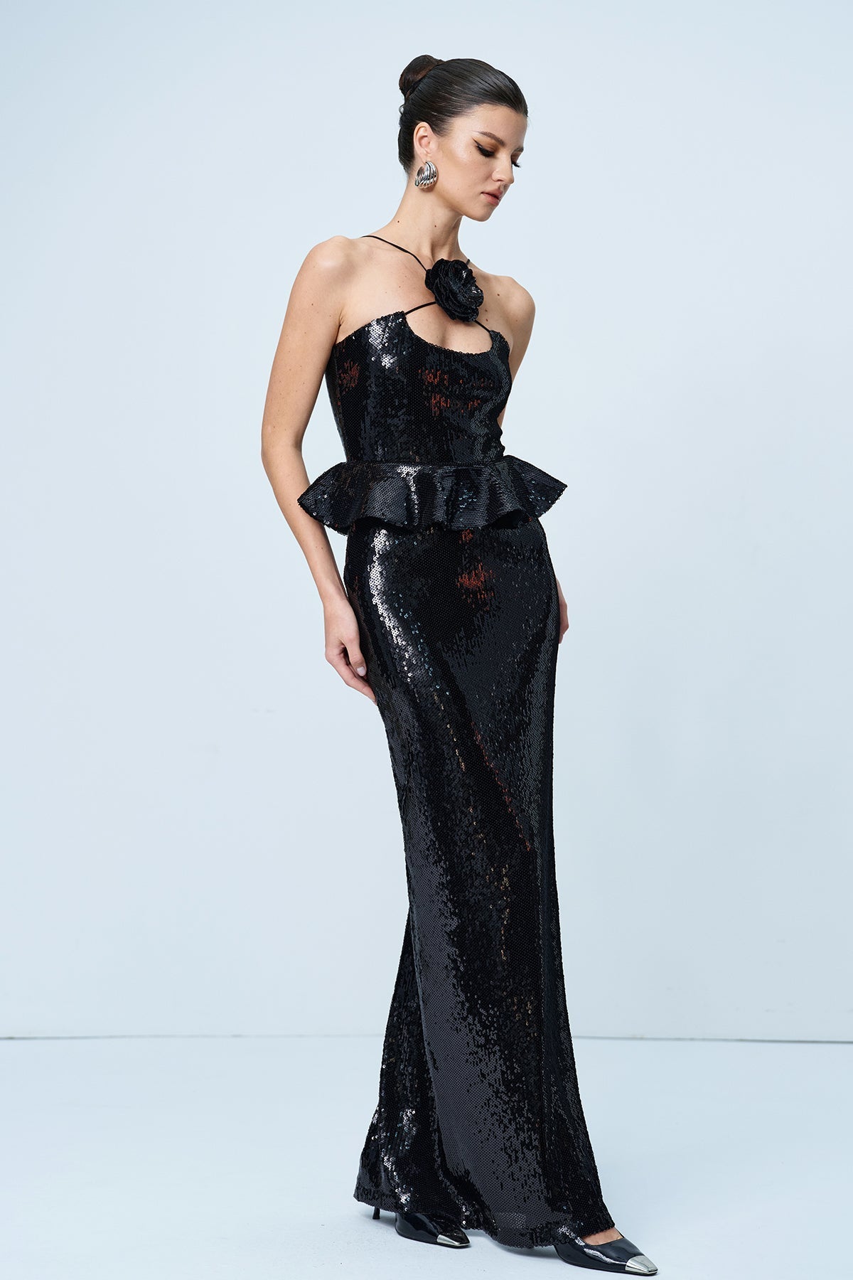 Ambar Pullu Çiçek Fırfırlı Maksi Elbise