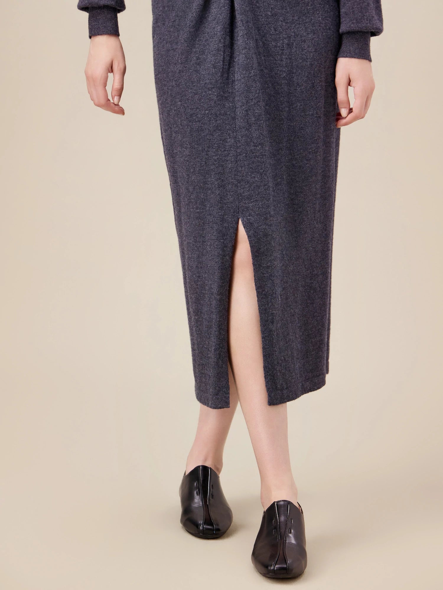 Yün Yuvarlak Yaka Örme Midi Elbise