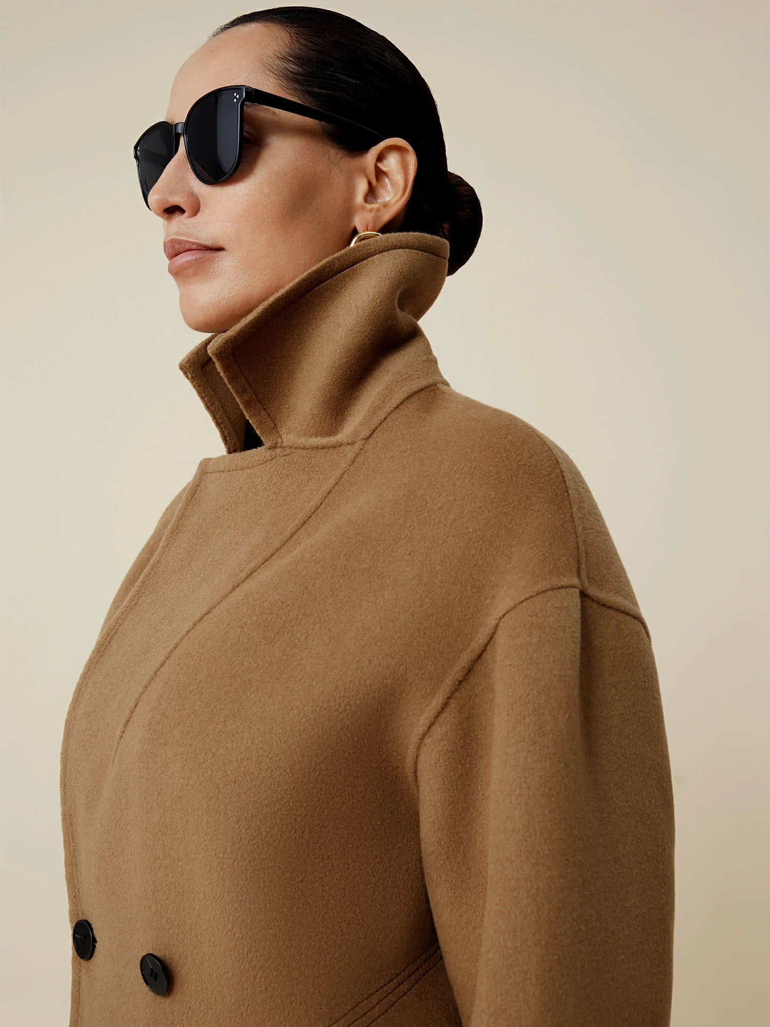 Yün Çentikli Yaka Uzun Kollu Kaban