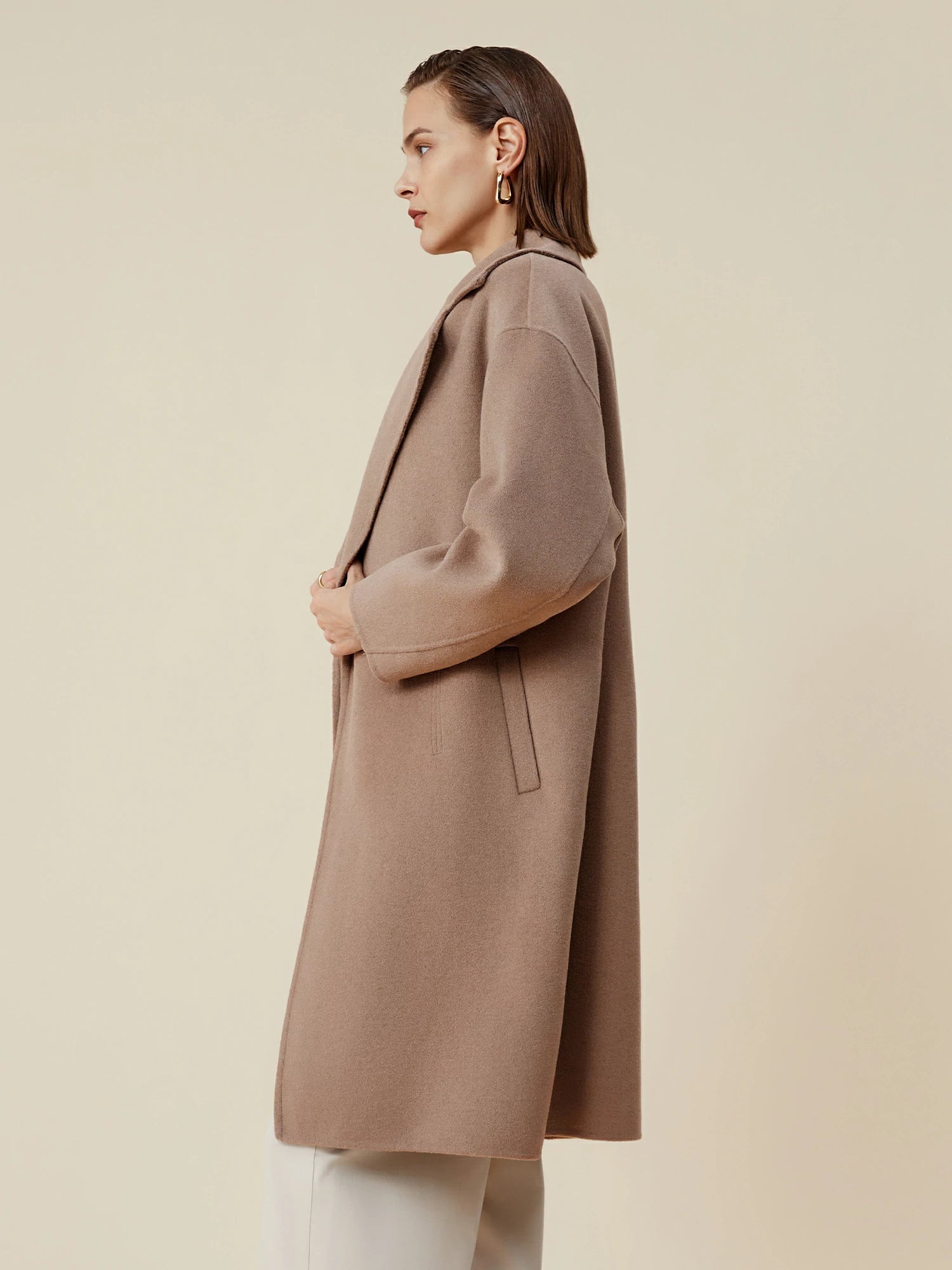 Yün Çentikli Yaka Uzun Kollu Kaban