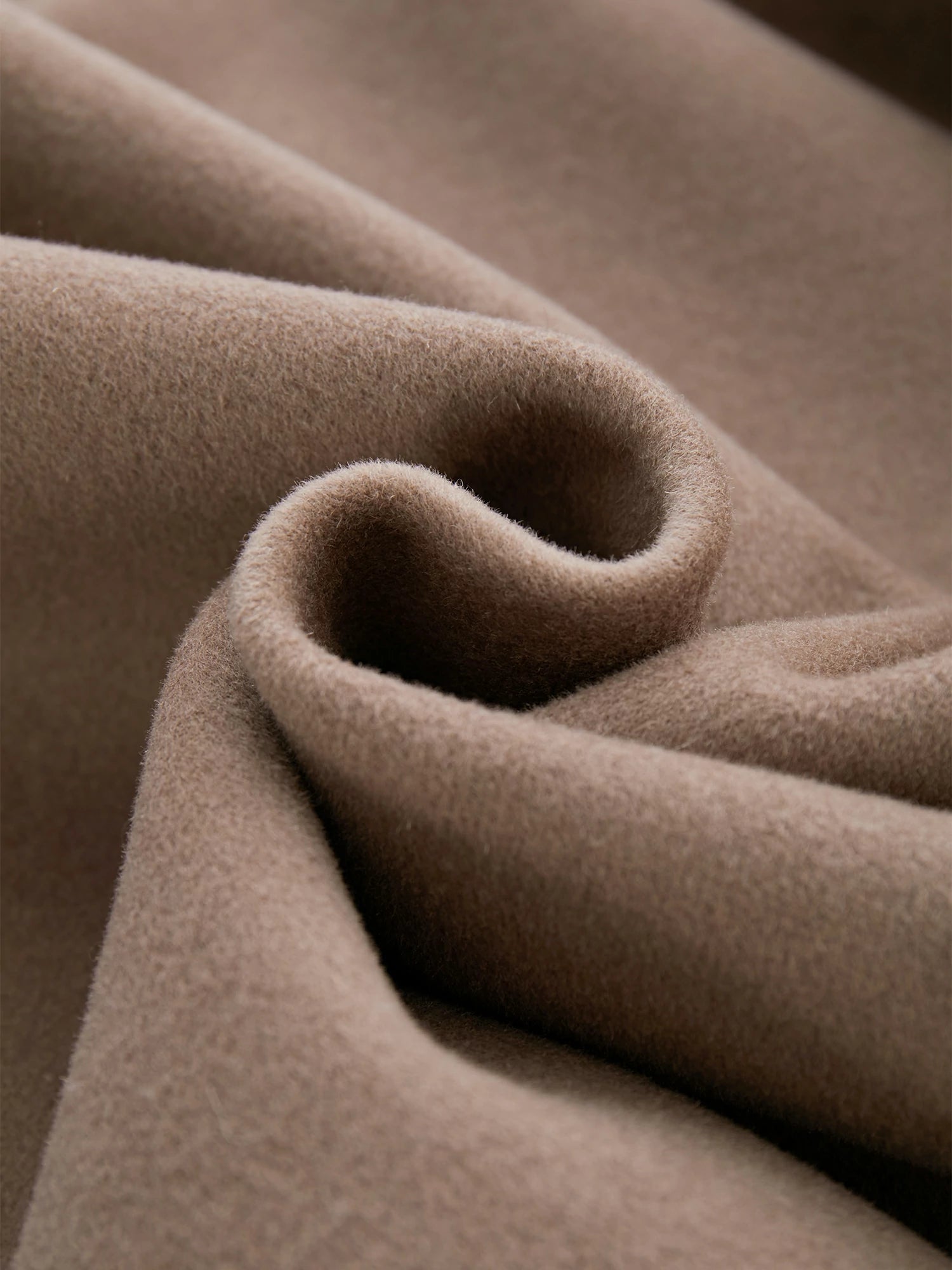 Yün Çentikli Yaka Uzun Kollu Kaban