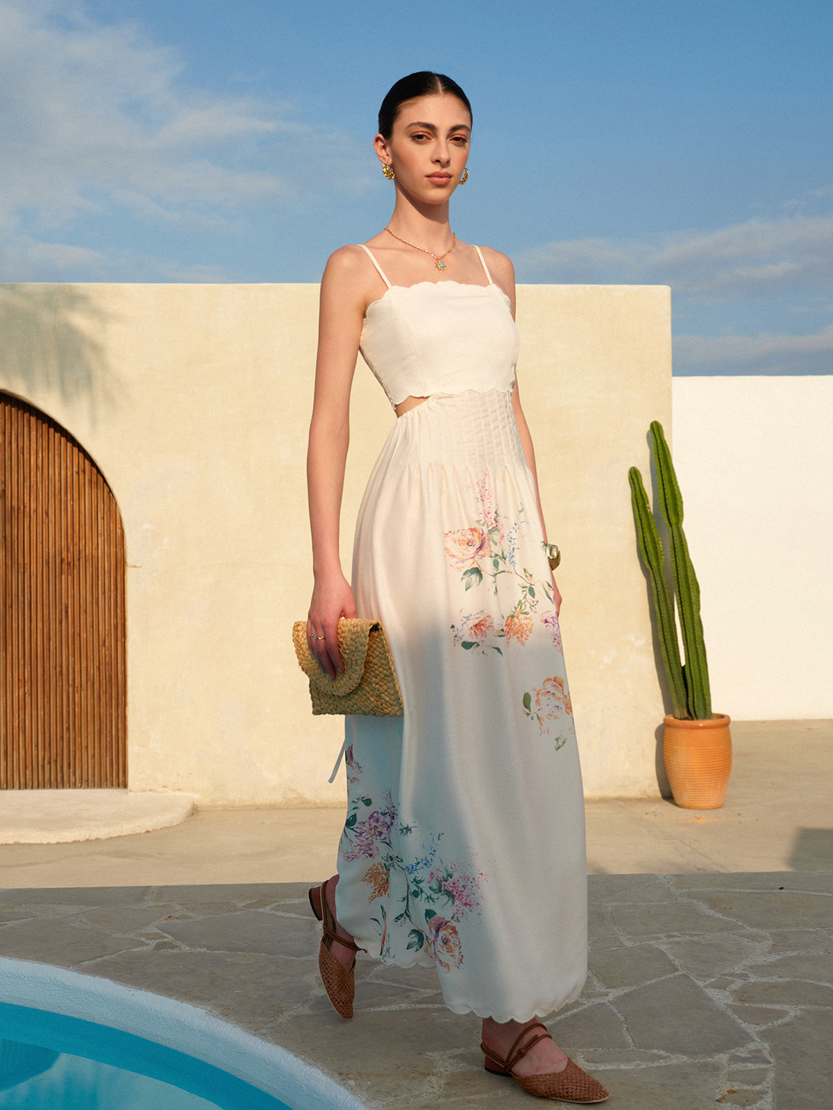 Sırt Dekolteli Kolsuz Maxi Elbise