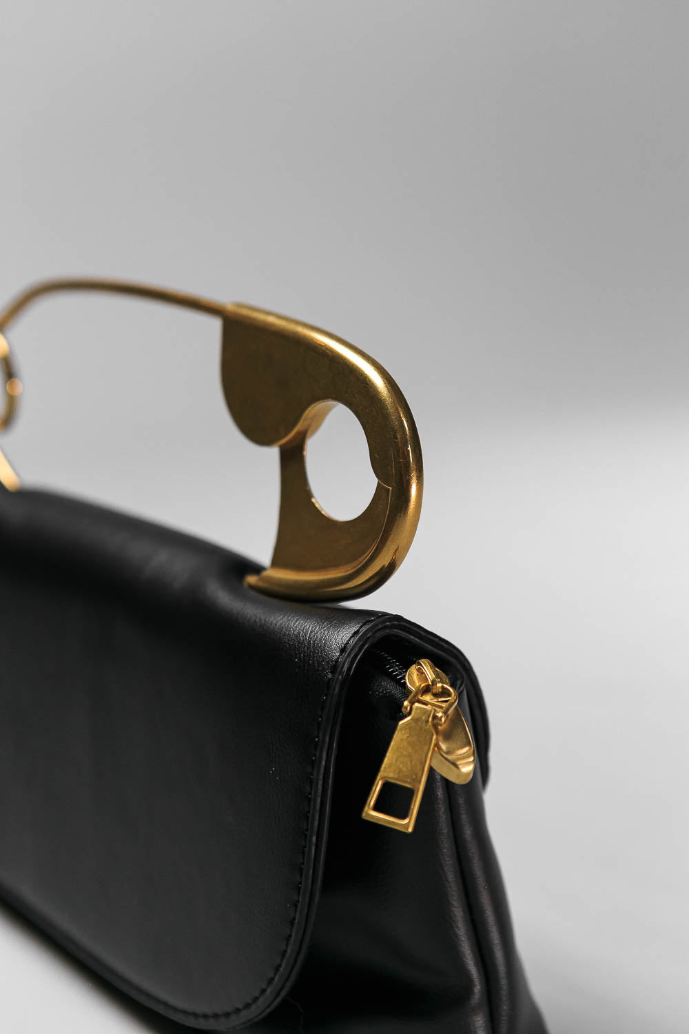 Omuz askılı pin çantası - Siyah