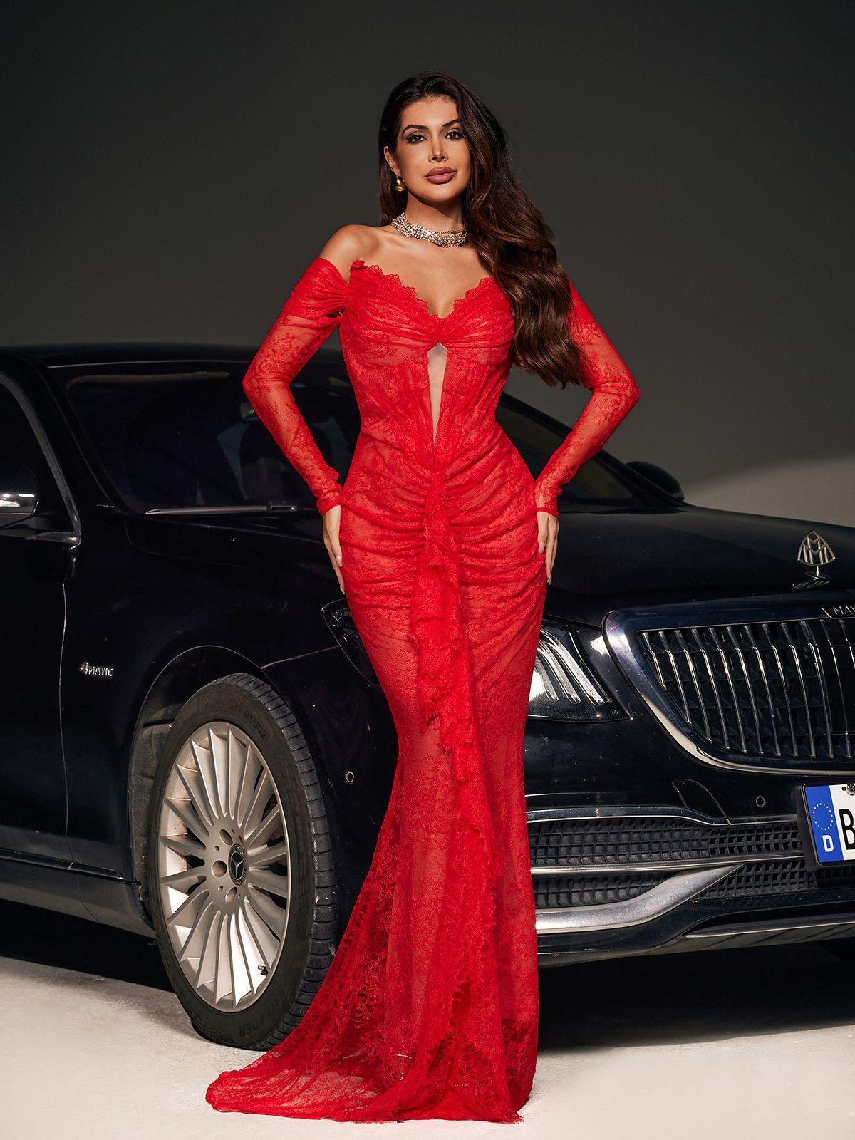 Capella Kapalı Omuz Dantel Balık Etek Maksi Elbise