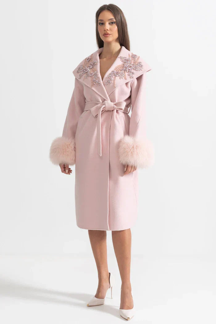 Tilki Kürk Manşetli ve 3D Çiçek Detaylı Kaşmir Palto