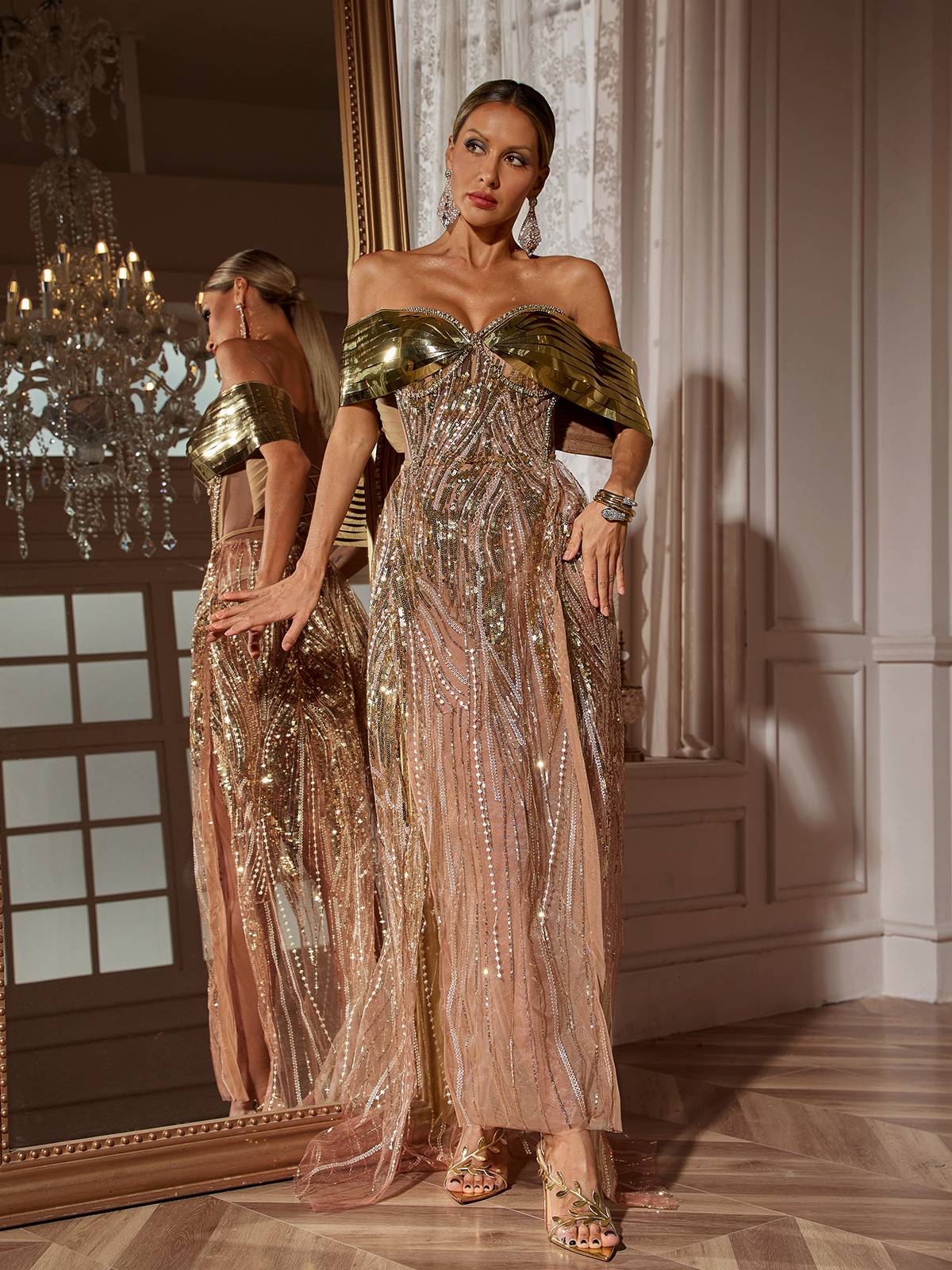 Daryle Omuz Açık Payetli Bölünmüş Maxi Elbise Altın