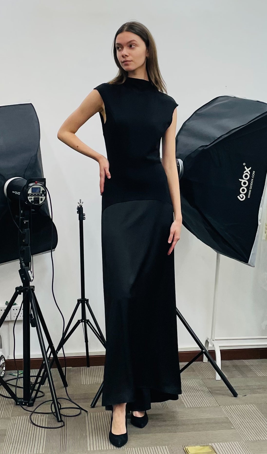 Örme Saten Kolsuz Maksi Elbise