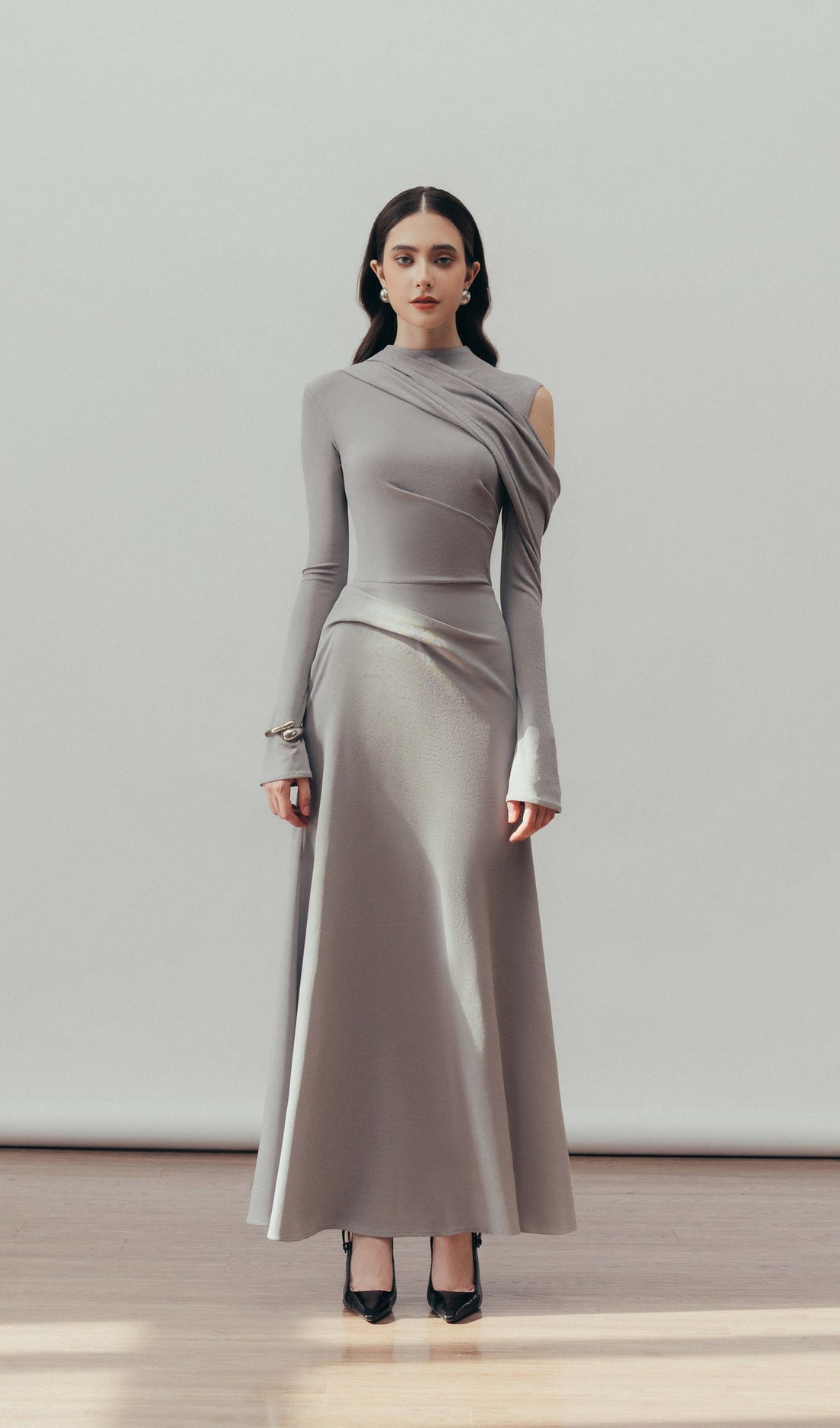 Düz Kesimli Dökümlü Maksi Elbise