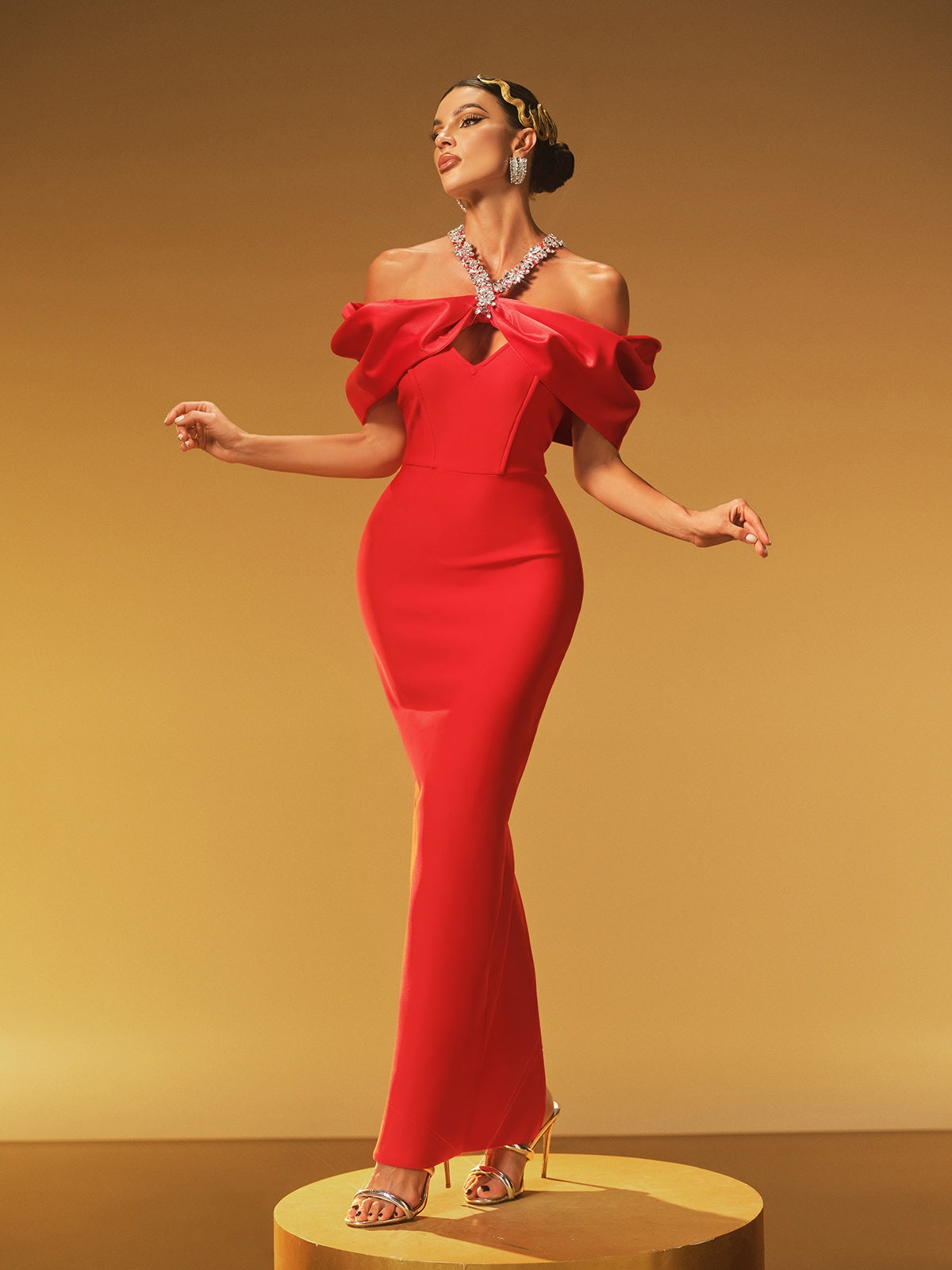 Hexelle Halterneck Kristal Bandaj Maxi Elbise