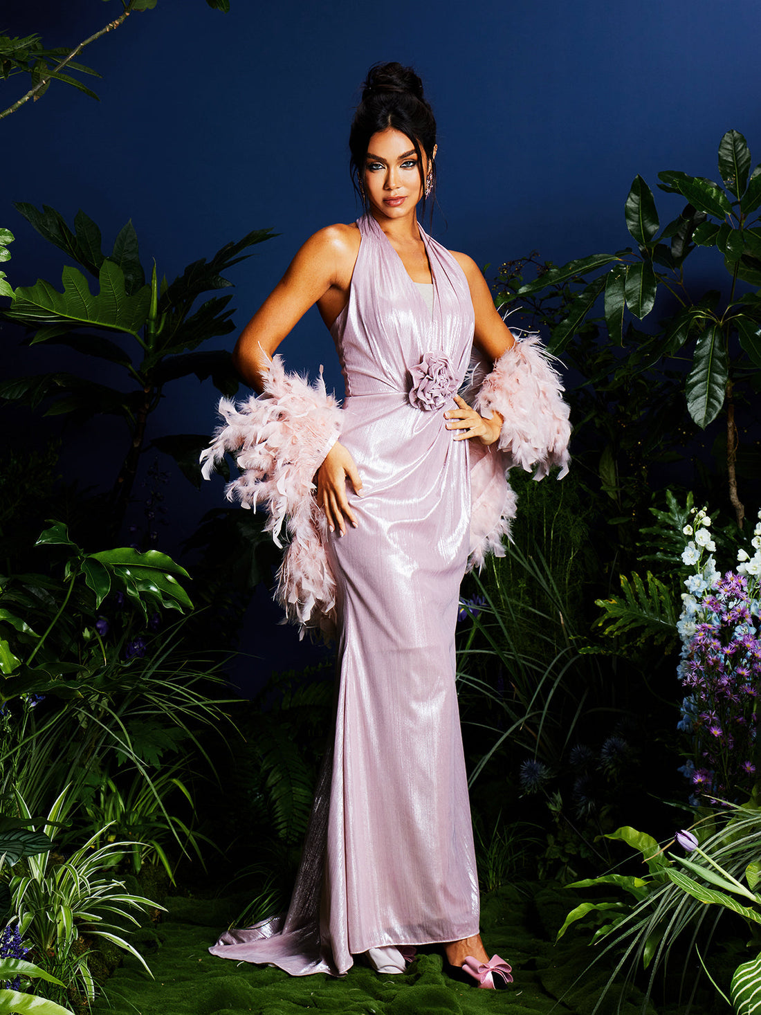 Lahela Halterneck Çiçekli Maksi Elbise Omuzluklu