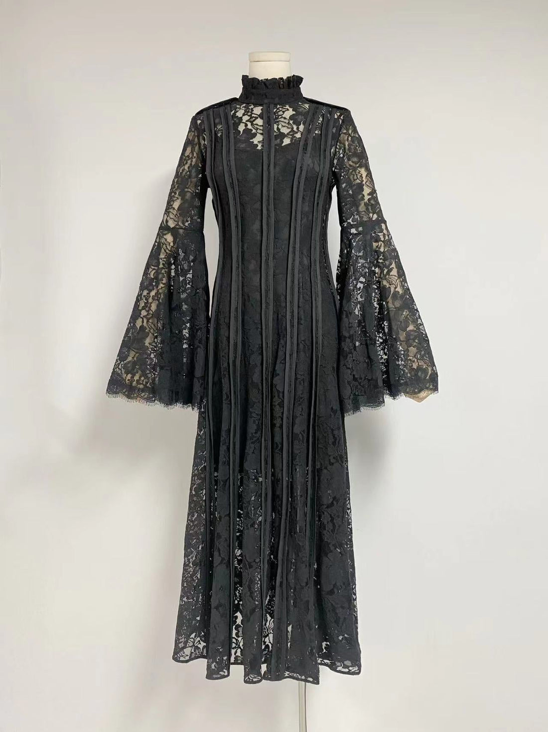 Dantel Korse Çan Kollu Maksi Elbise Beyaz