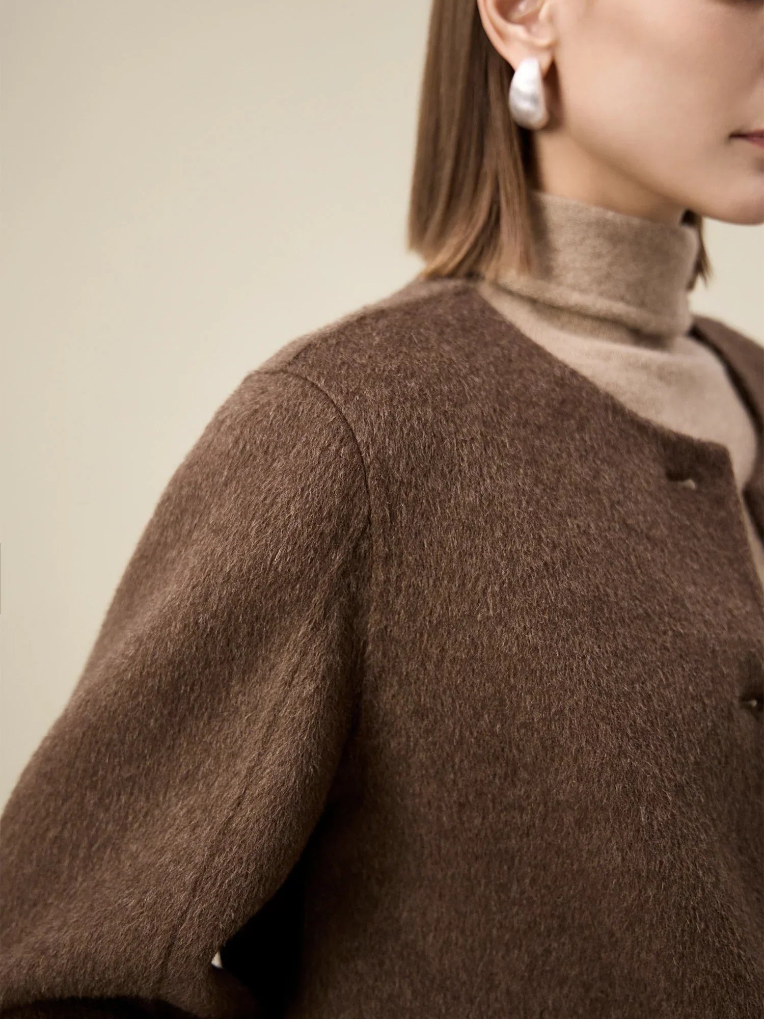 Kadın Yün Yuvarlak Yaka Metal Düğmeli Ceket