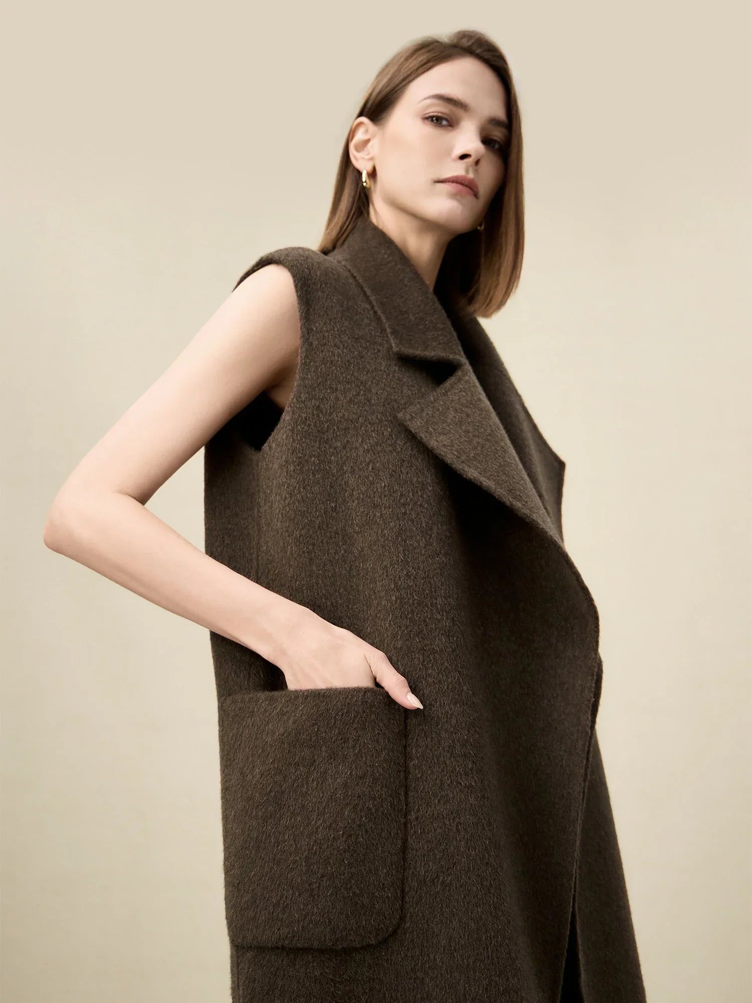 Kadın Yün Çentikli Yaka Kolsuz Kaban