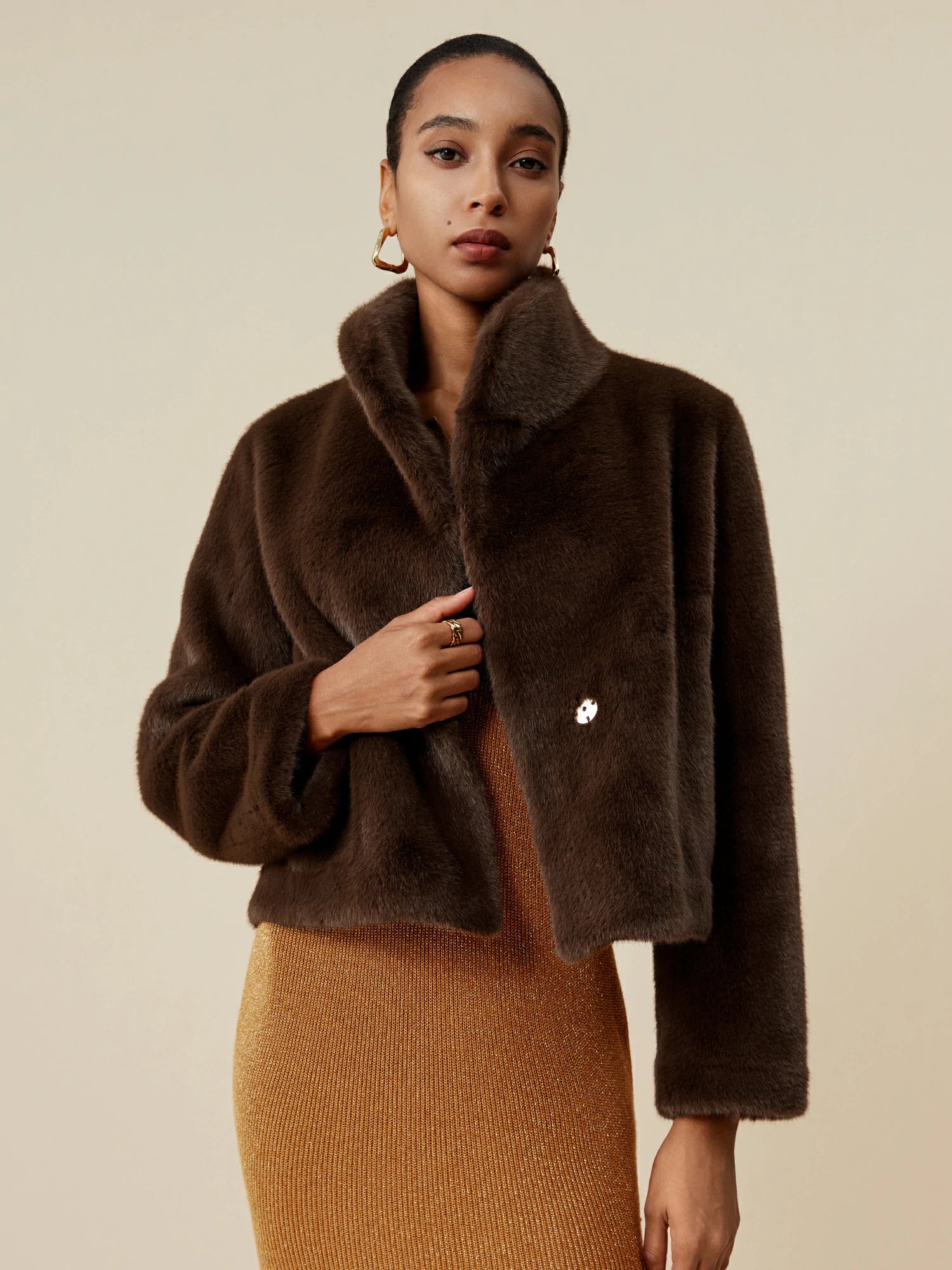 Kadın Yaka Çevre Dostu Kürk Kısa Kaban