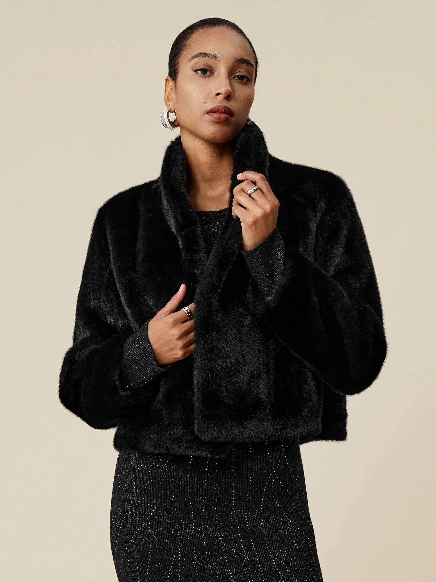 Kadın Yaka Çevre Dostu Kürk Kısa Kaban