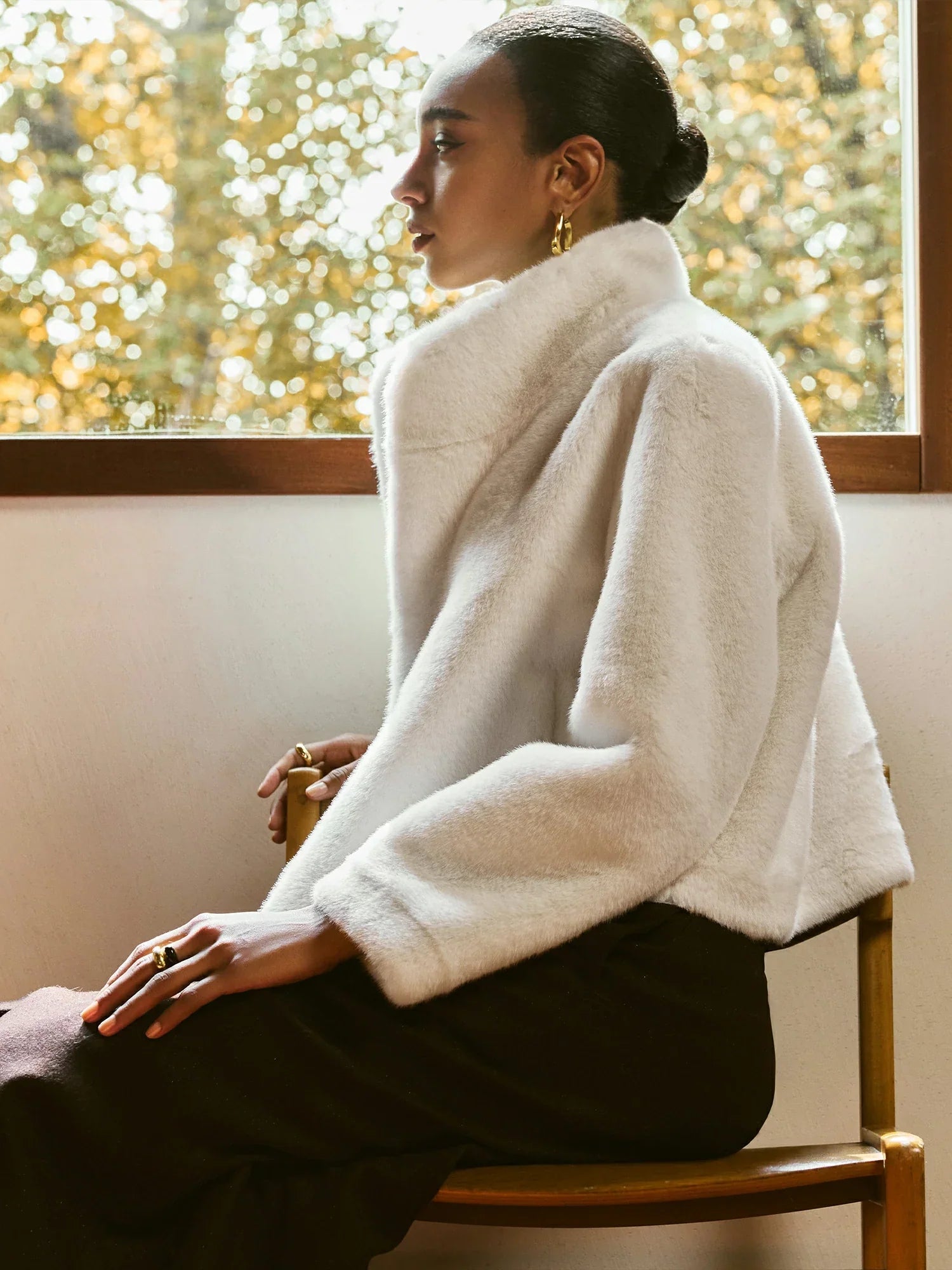 Kadın Yaka Çevre Dostu Kürk Kısa Kaban