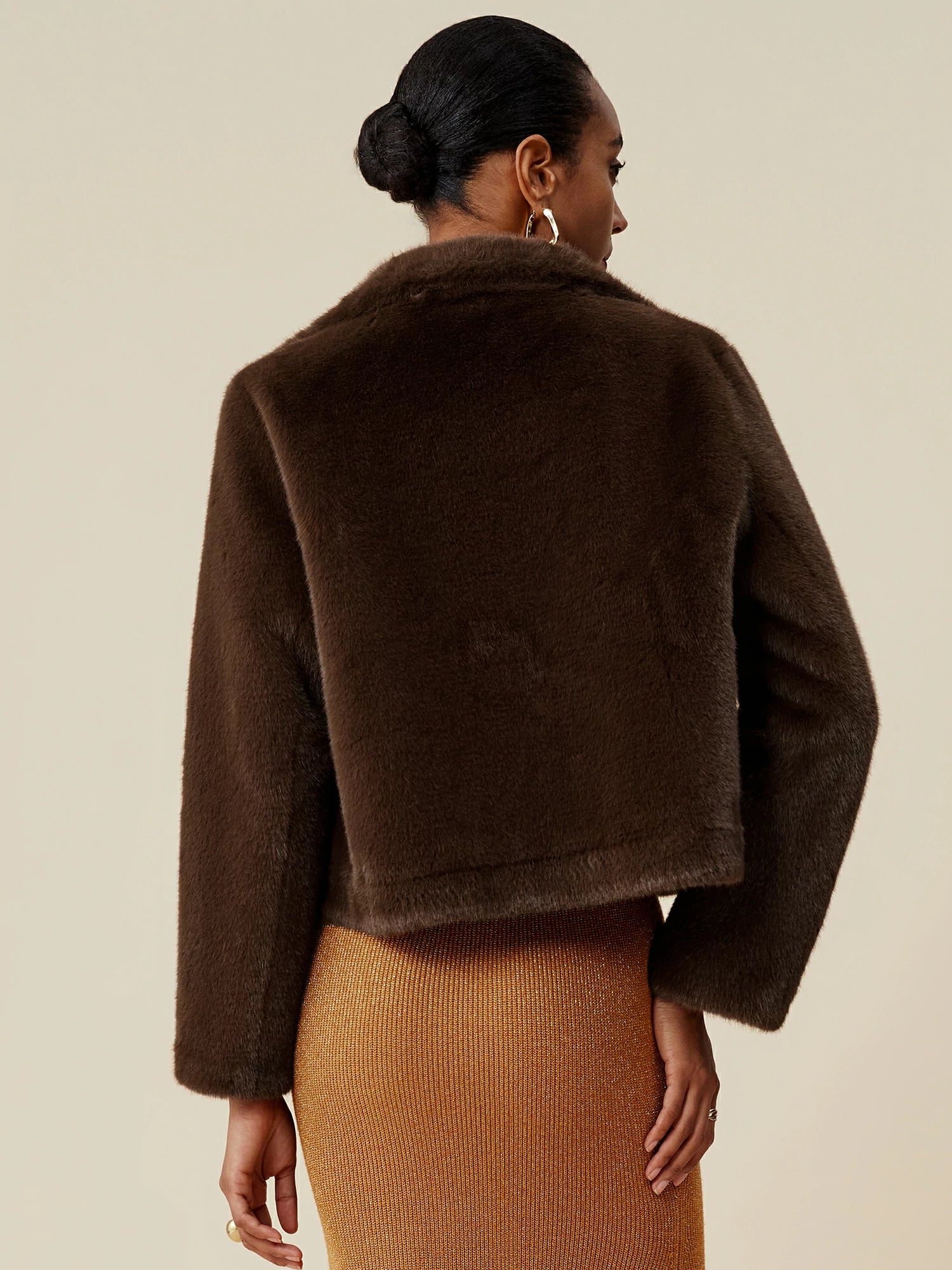 Kadın Yaka Çevre Dostu Kürk Kısa Kaban