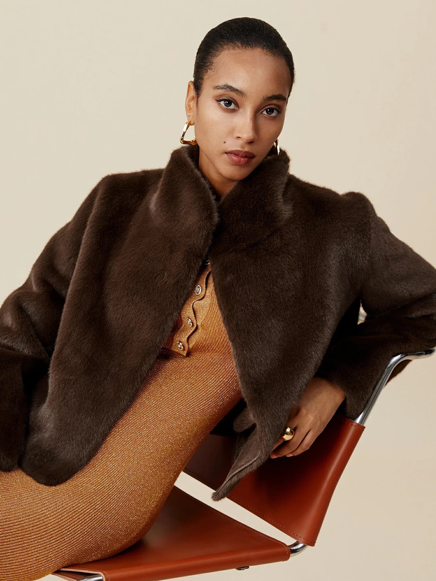 Kadın Yaka Çevre Dostu Kürk Kısa Kaban