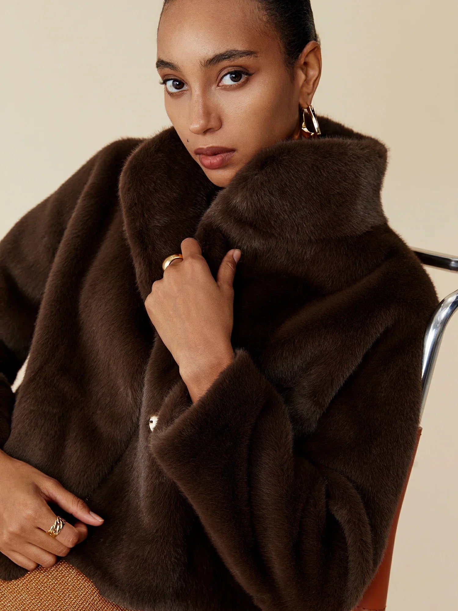 Kadın Yaka Çevre Dostu Kürk Kısa Kaban