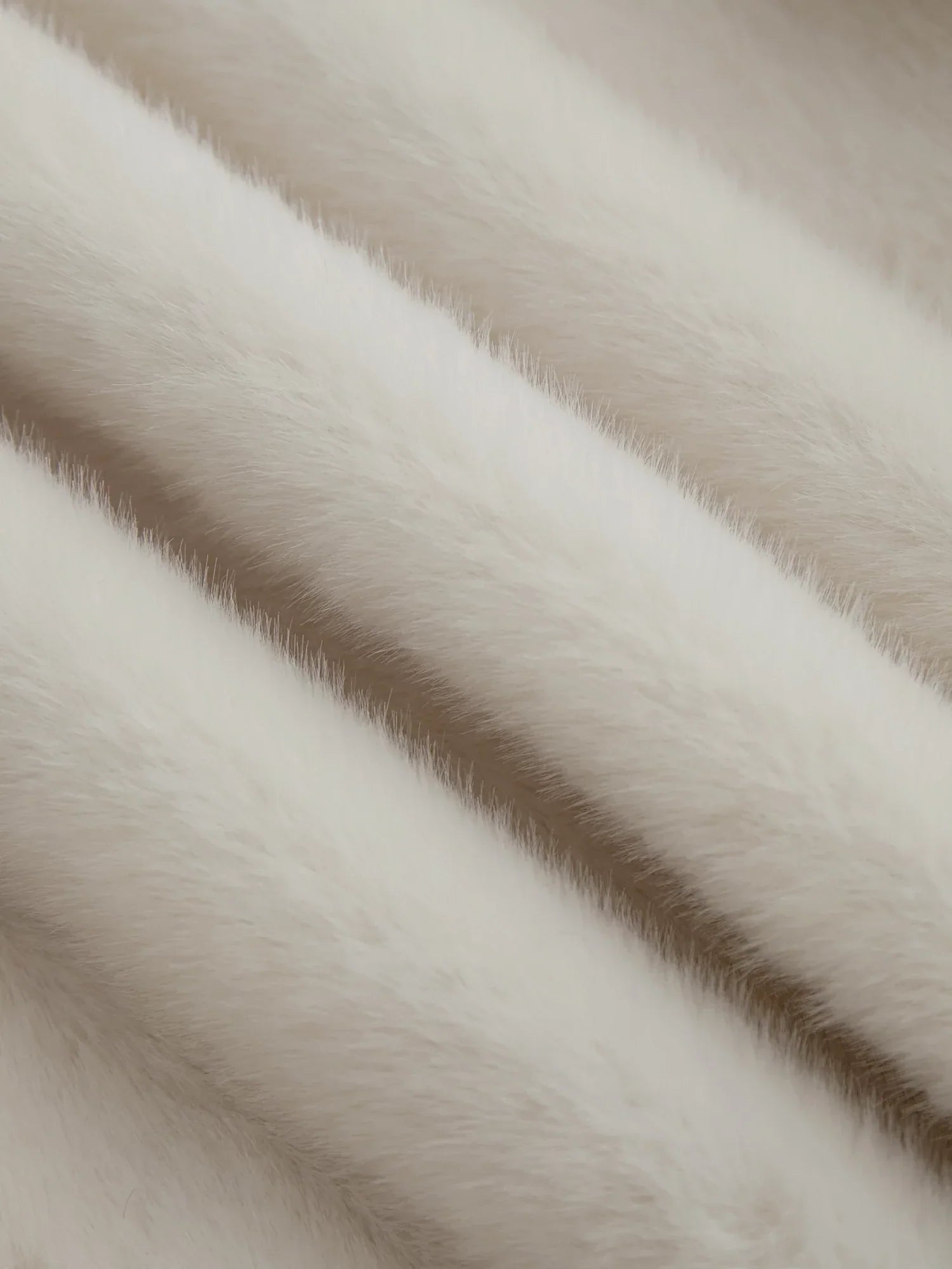 V Yaka Uzun Kollu Çevre Dostu Kürk Kısa Kaban