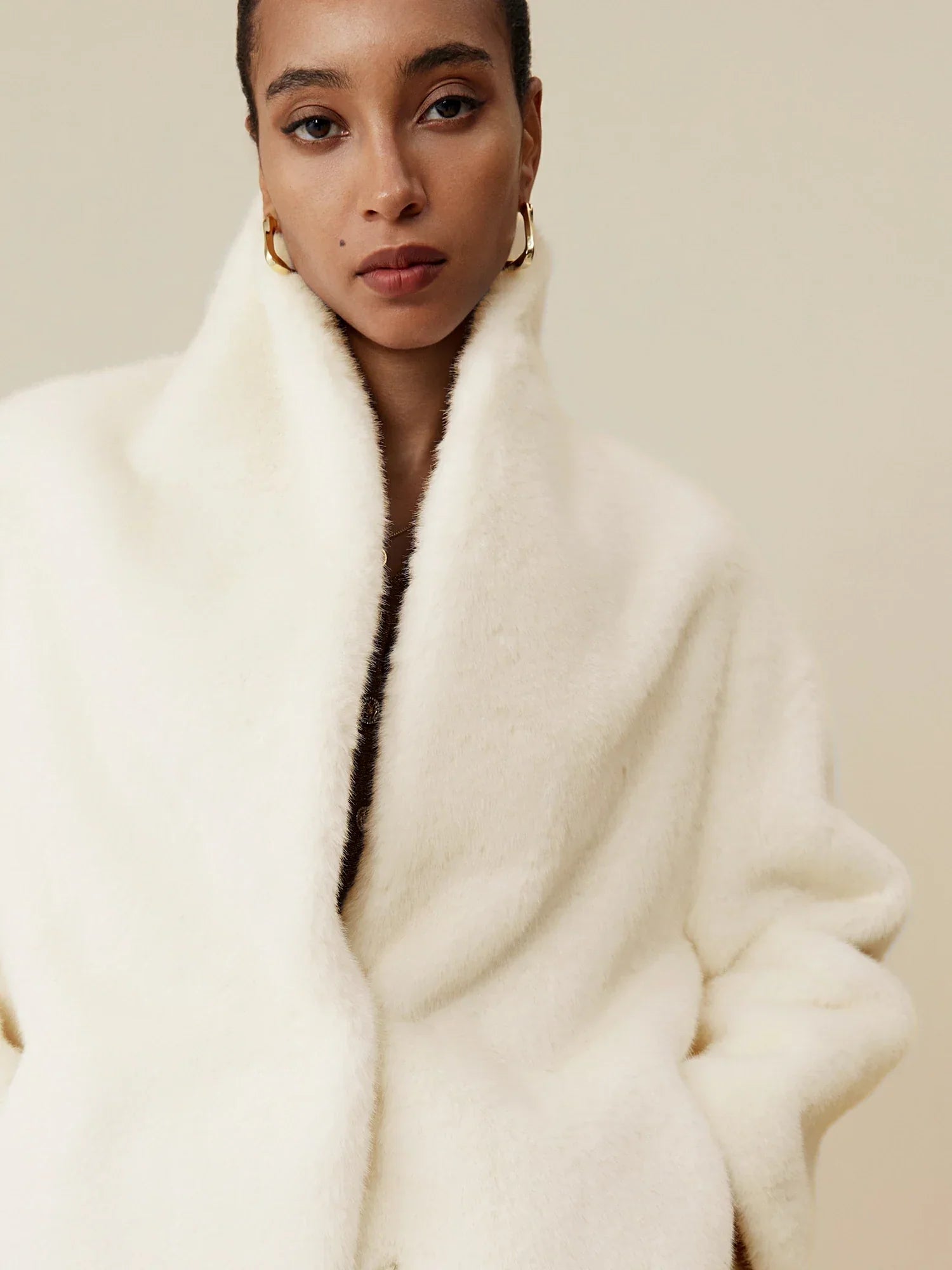 Yaka Uzun Kollu Çevre Dostu Kürk Kısa Kaban