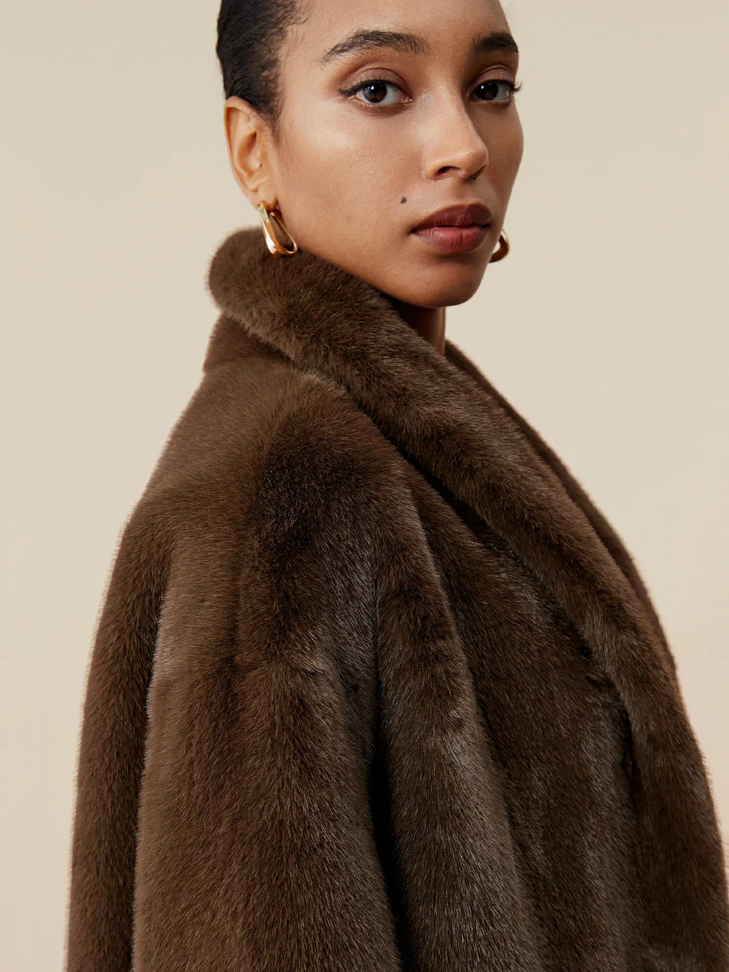 Yaka Uzun Kollu Çevre Dostu Kürk Kısa Kaban