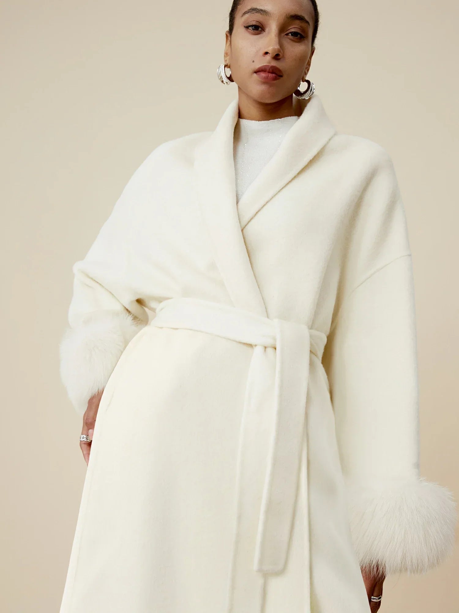 Yün Yaka Uzun Kollu Peluş Manşetli Uzun Kaban