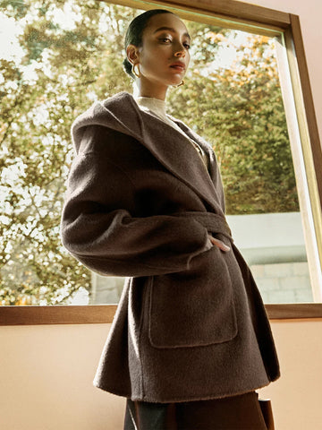 Yün Kapüşonlu Uzun Kollu Kaban