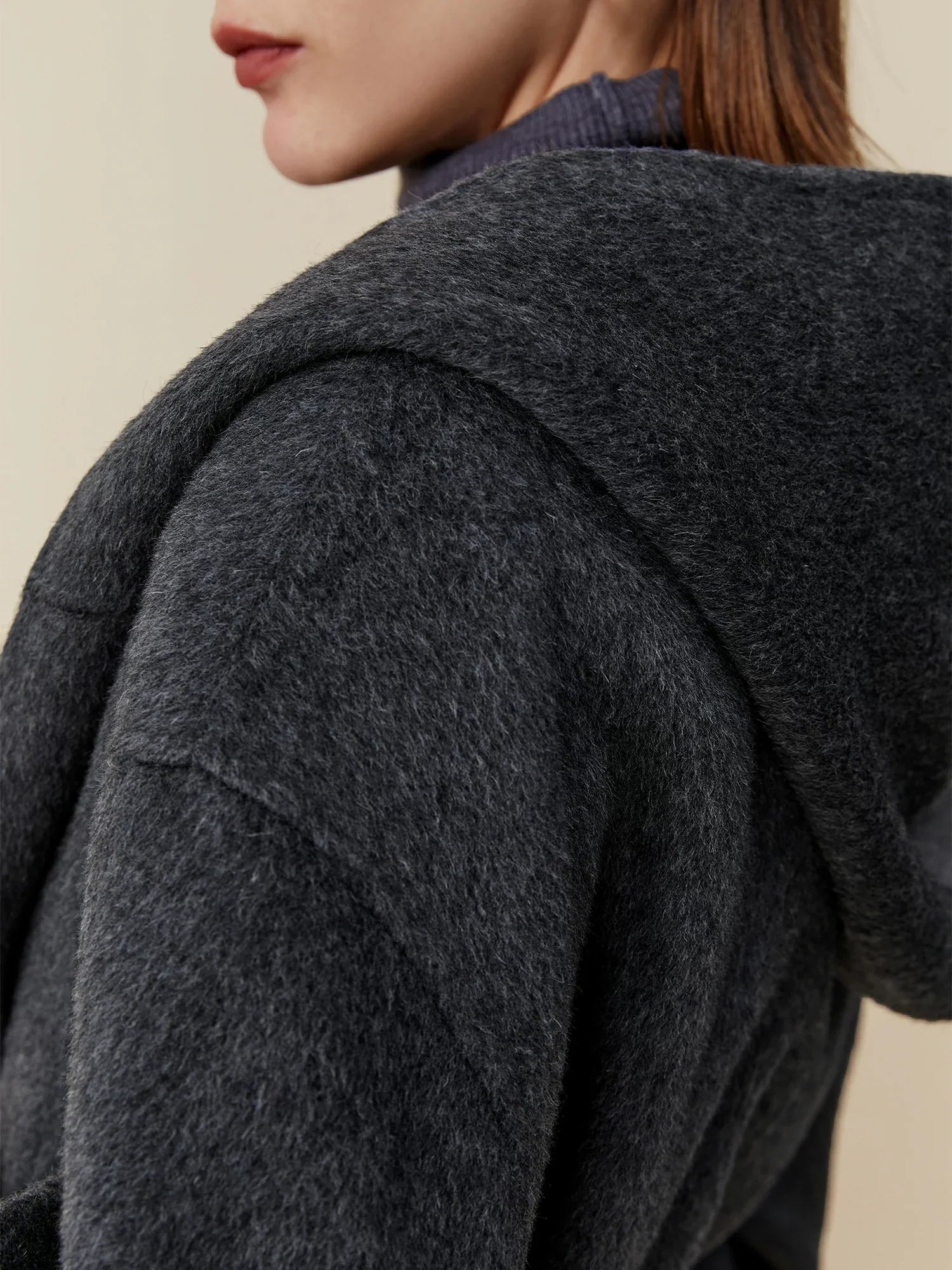 Yün Kapüşonlu Uzun Kollu Kaban