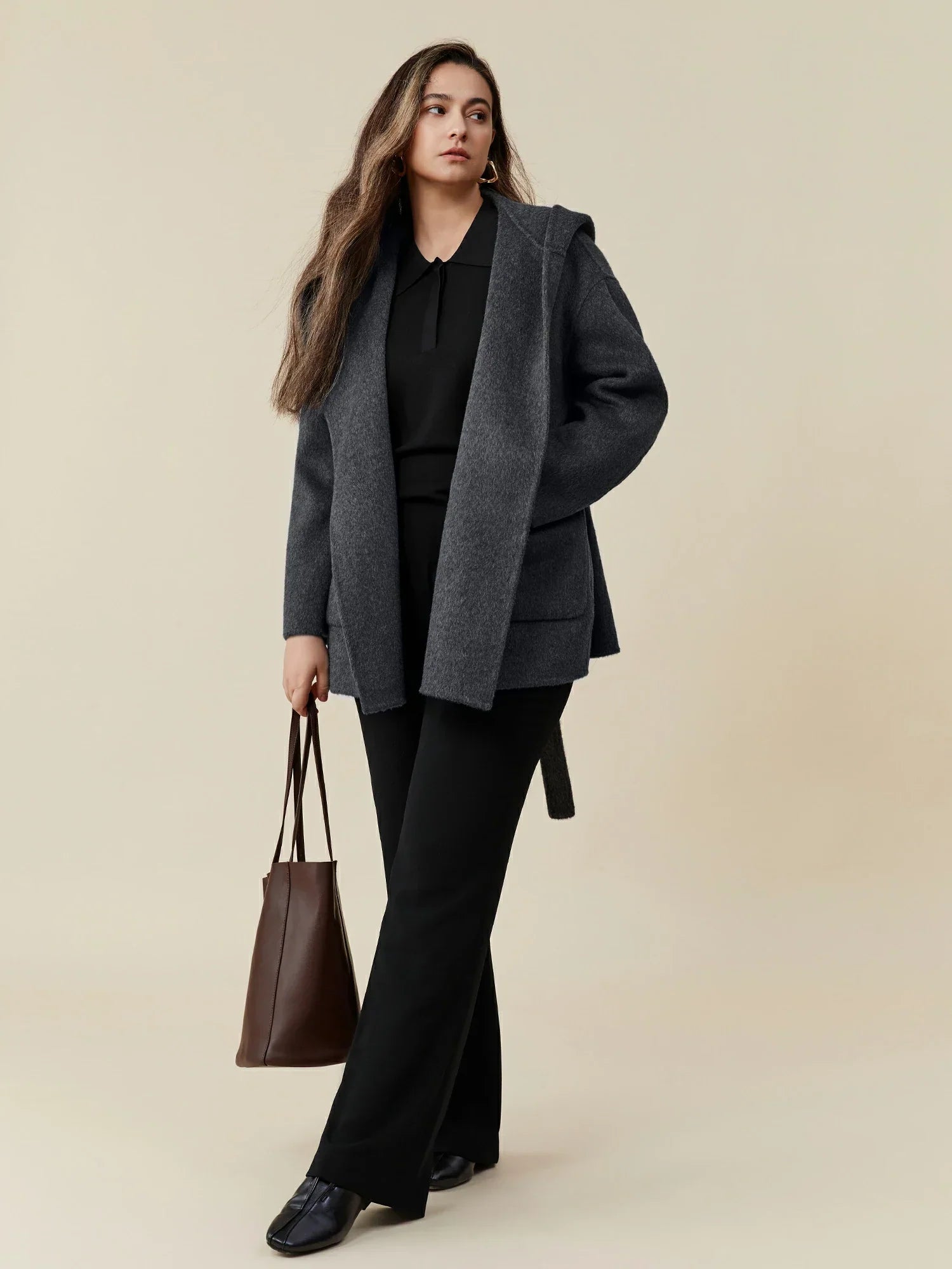 Yün Kapüşonlu Uzun Kollu Kaban