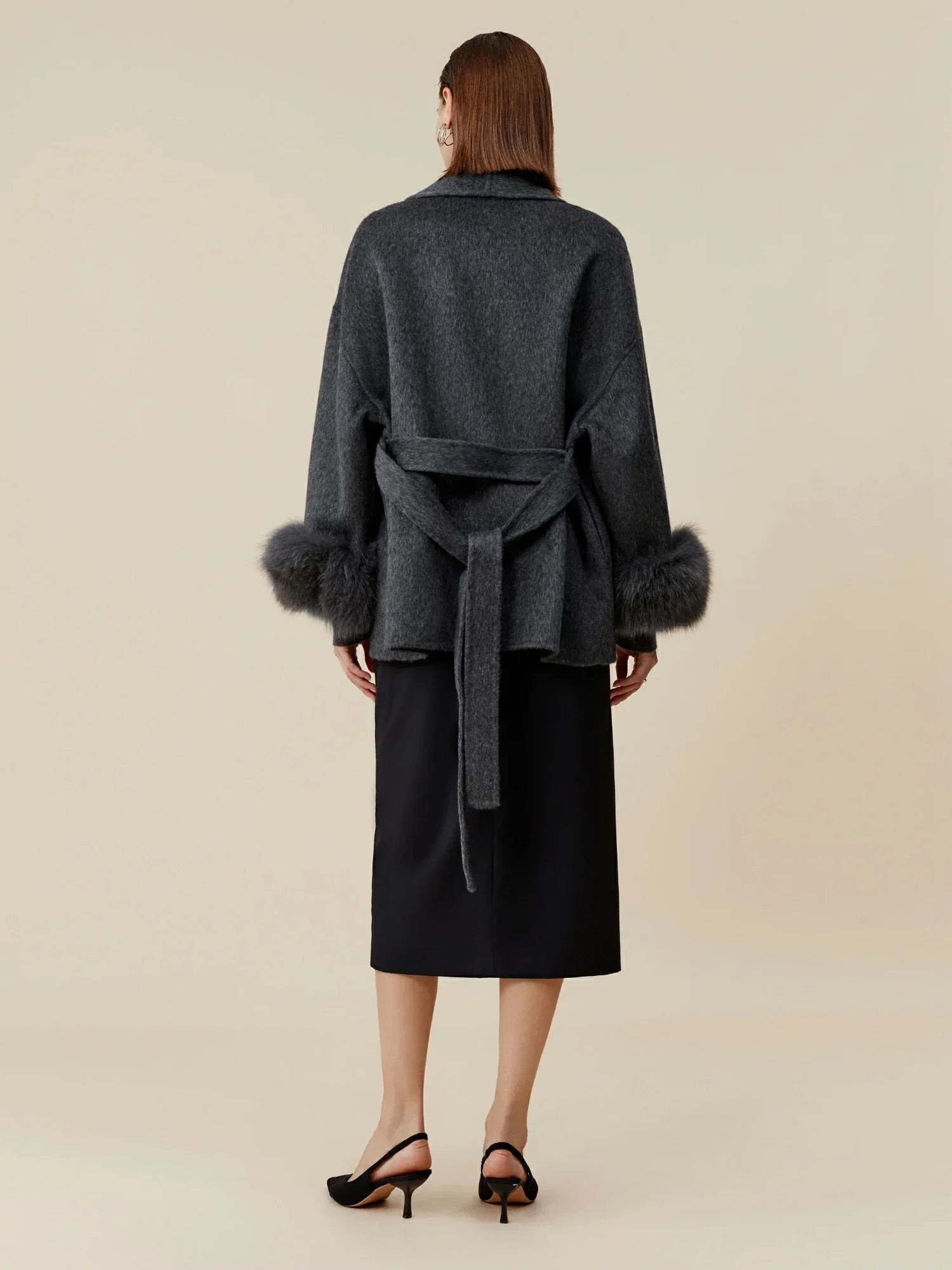 Yün Yaka Uzun Kollu Peluş Manşet Kısa Kaban