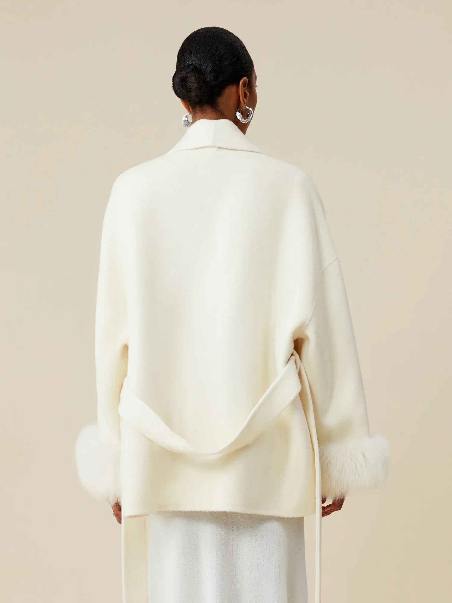 Yün Yaka Uzun Kollu Peluş Manşet Kısa Kaban