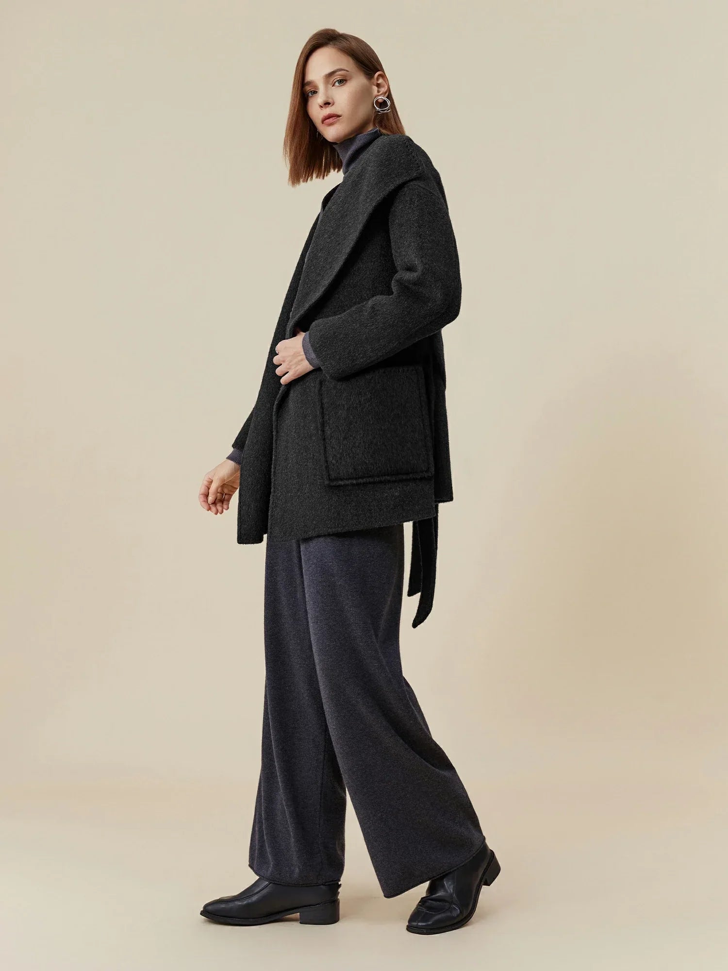 Yün Yaka Uzun Kollu Kaban