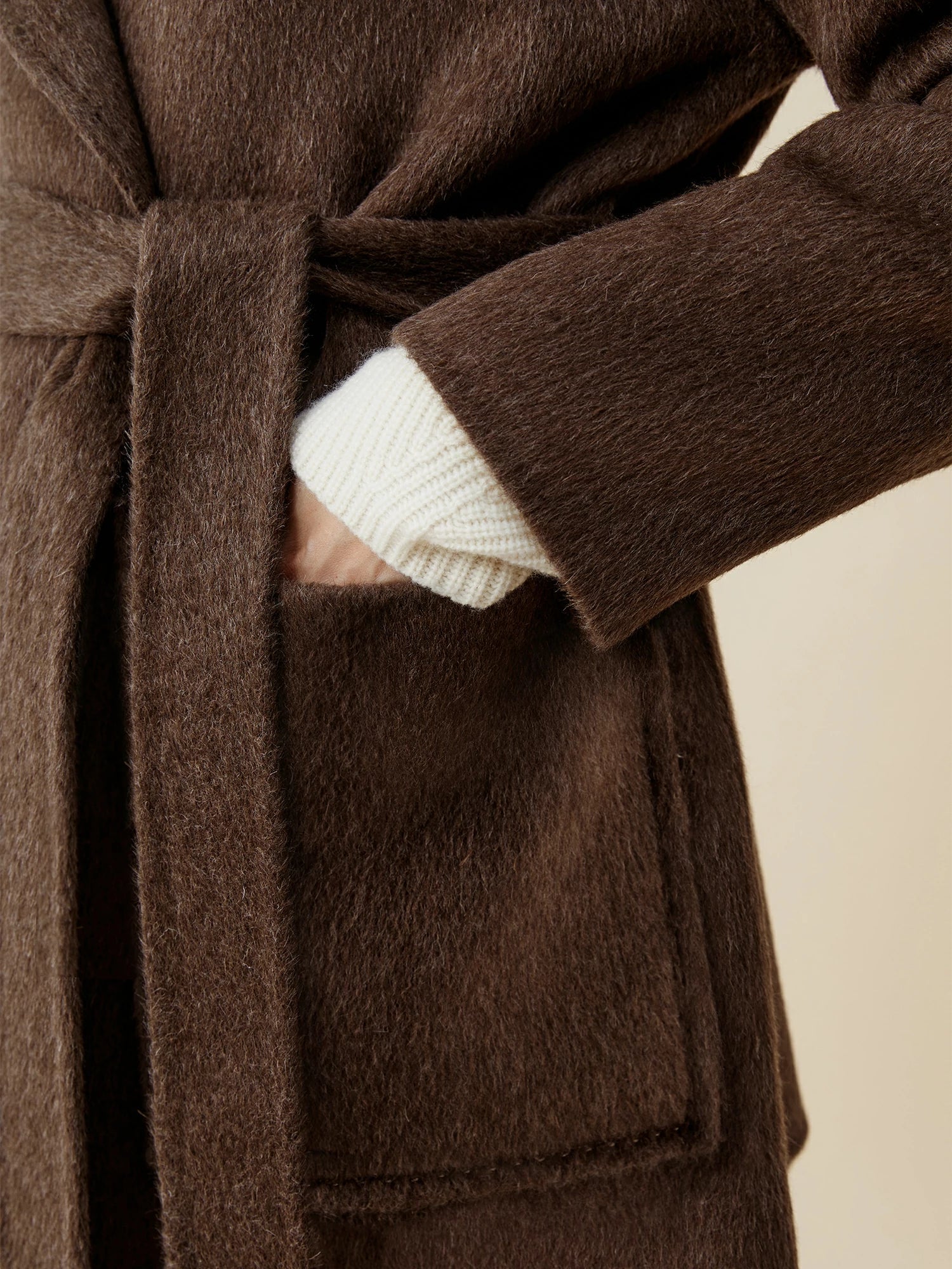 Yün Yaka Uzun Kollu Kaban