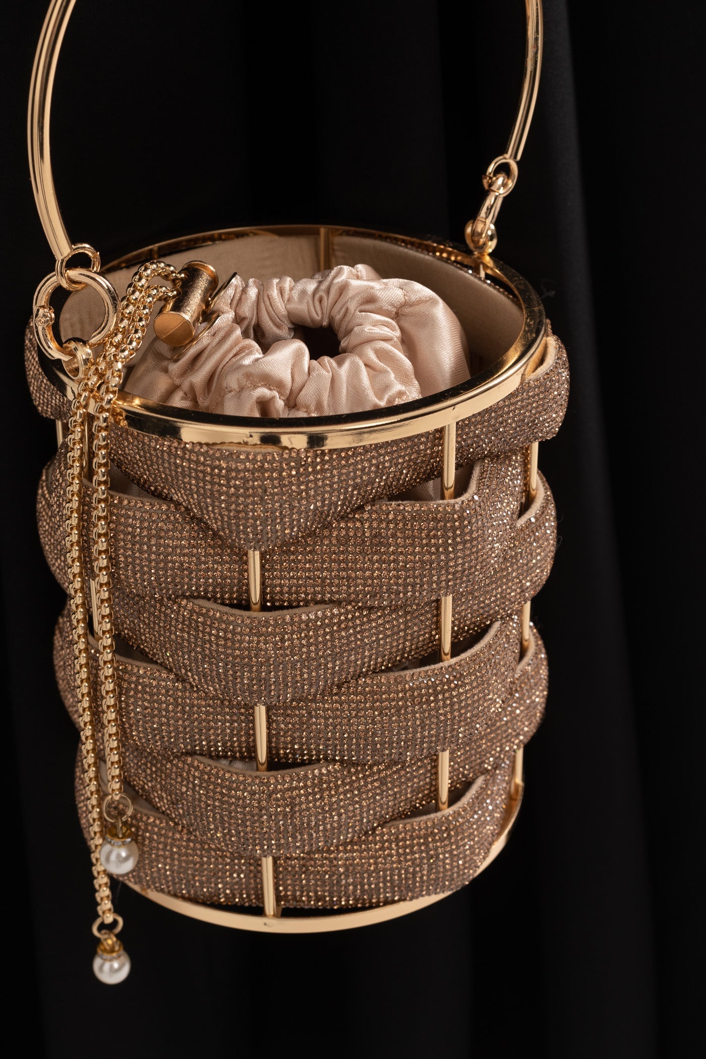 Zarif Kova Çanta İç Saten Kapamalı - Altın