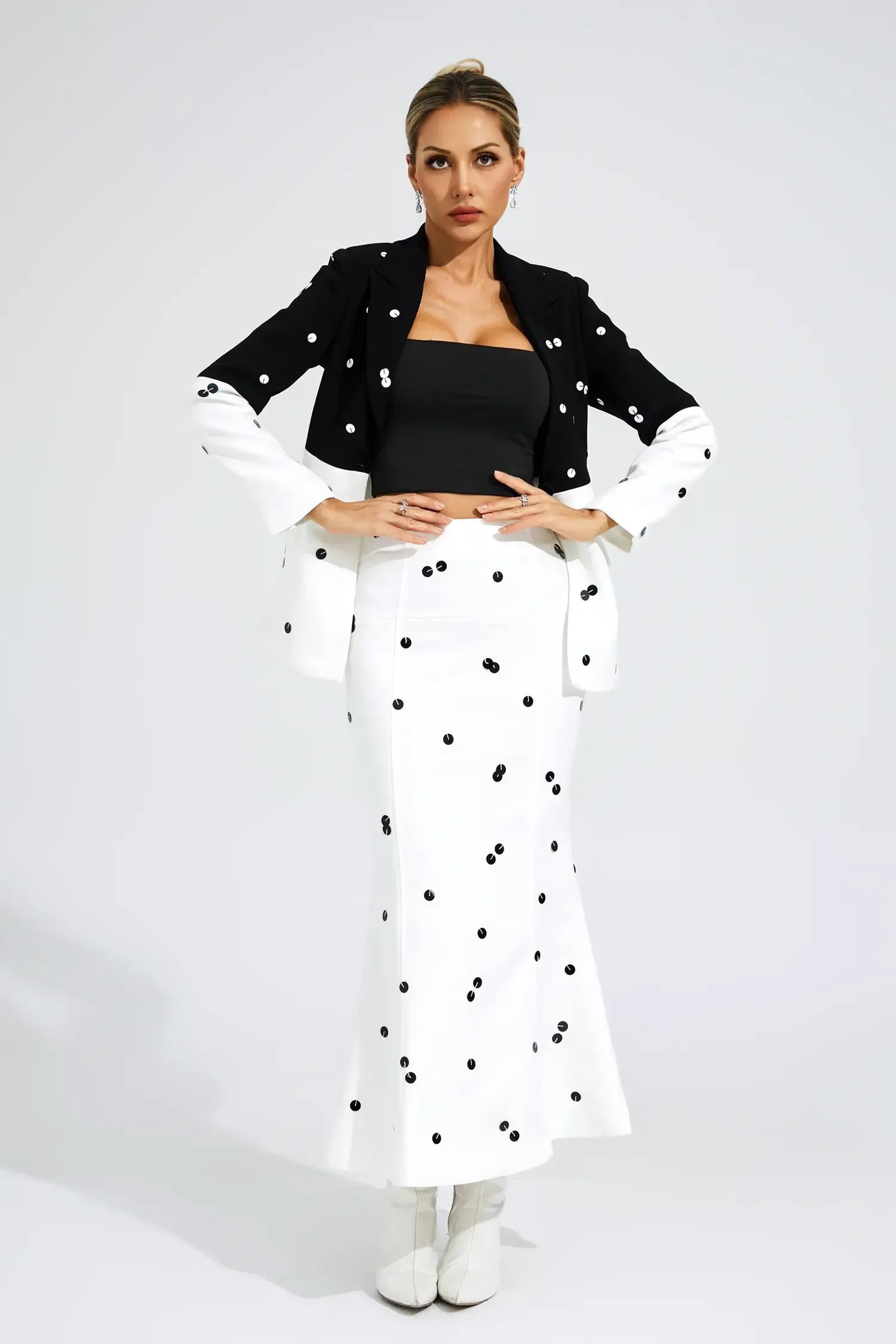 Nella Beyaz Puantiyeli Maxi Blazer Takım