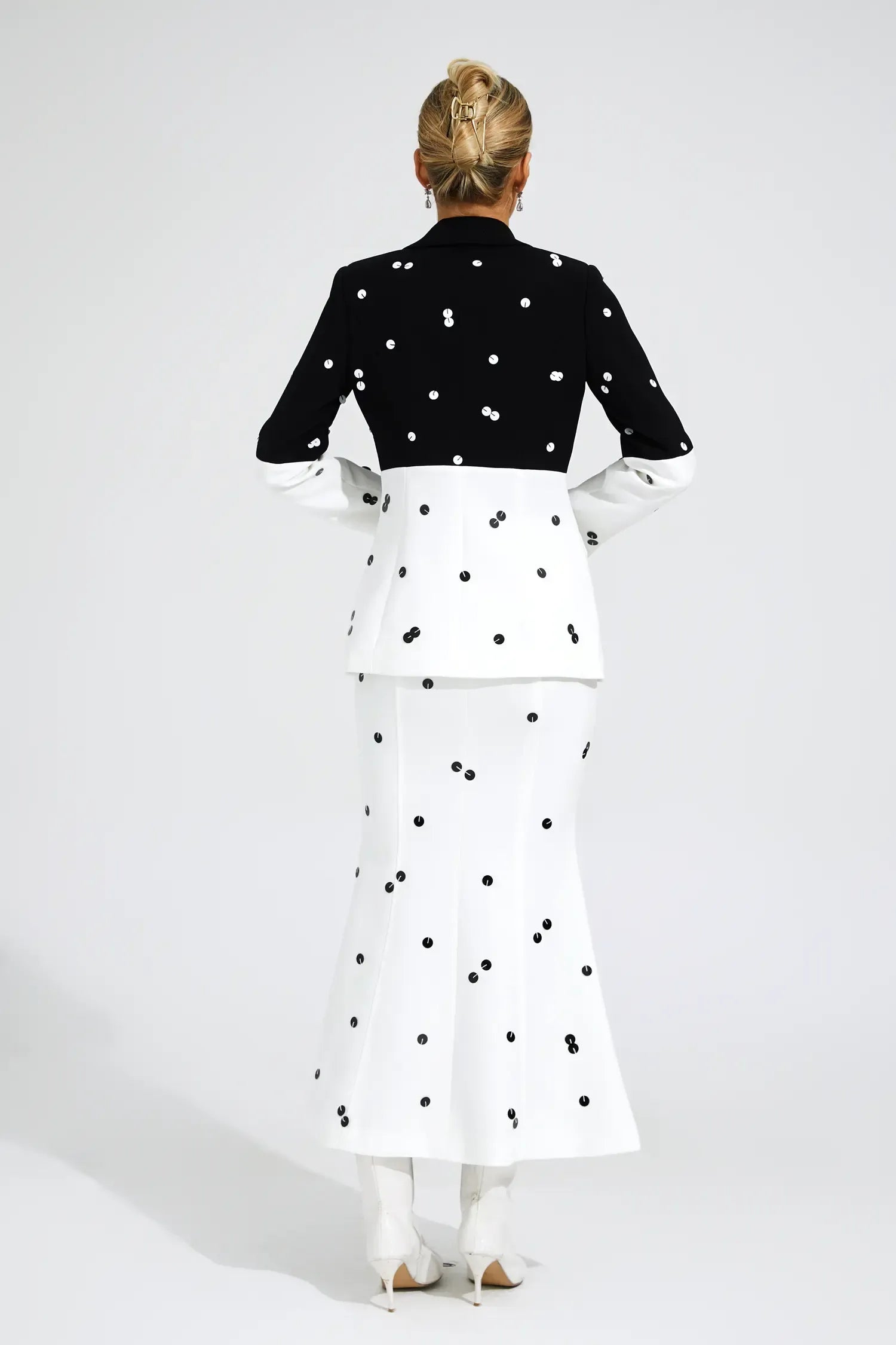 Nella Beyaz Puantiyeli Maxi Blazer Takım