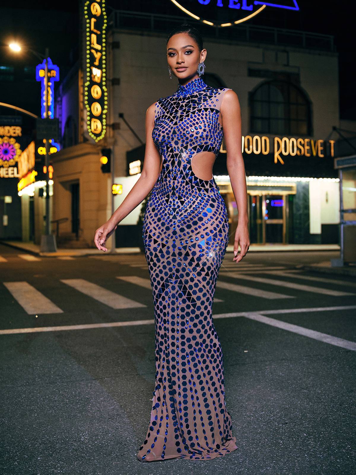 Tonica Yüksek Yaka Rhinestone Akrilik Maksi Elbise