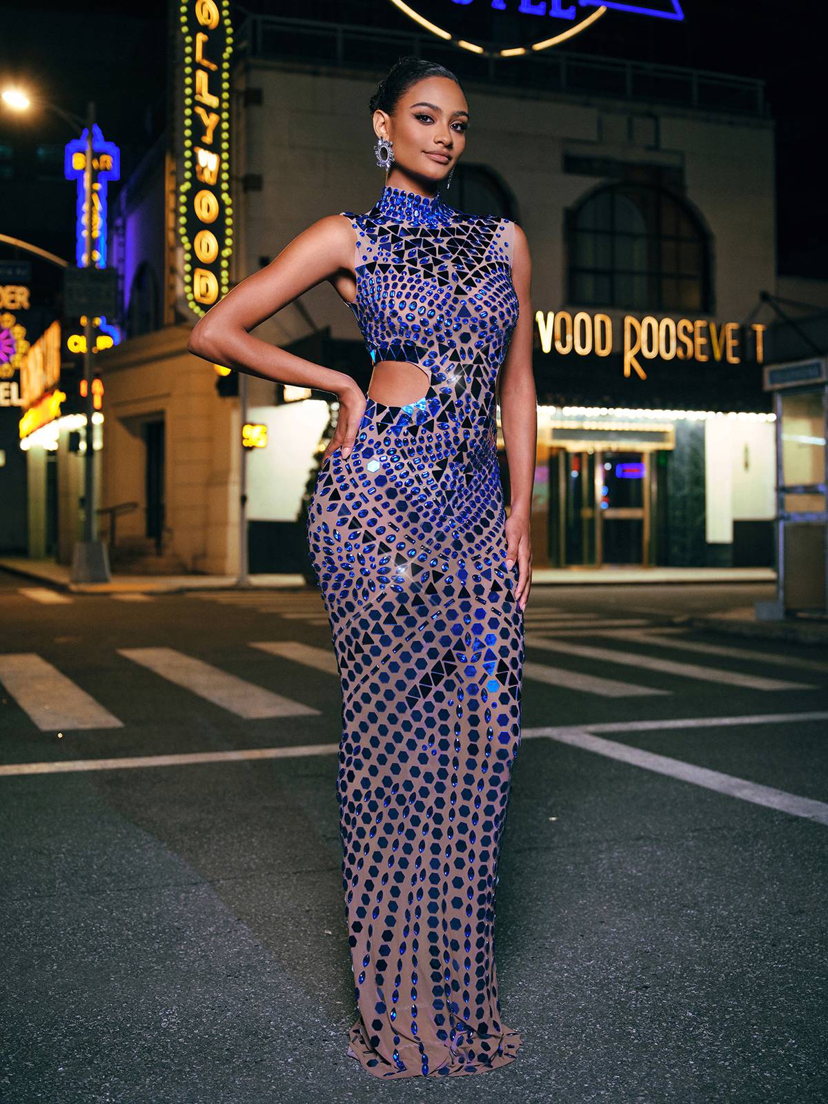 Tonica Yüksek Yaka Rhinestone Akrilik Maksi Elbise