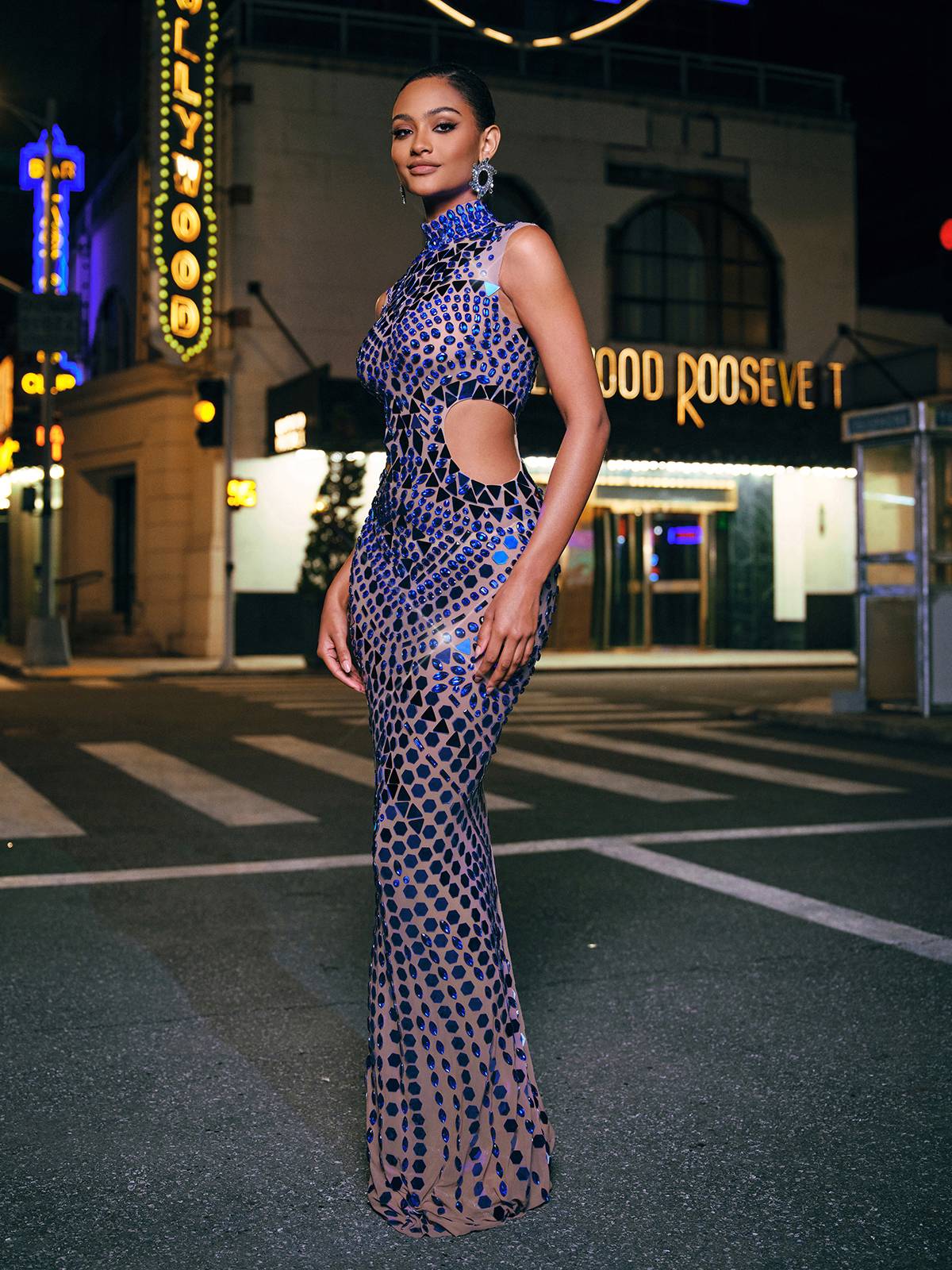 Tonica Yüksek Yaka Rhinestone Akrilik Maksi Elbise