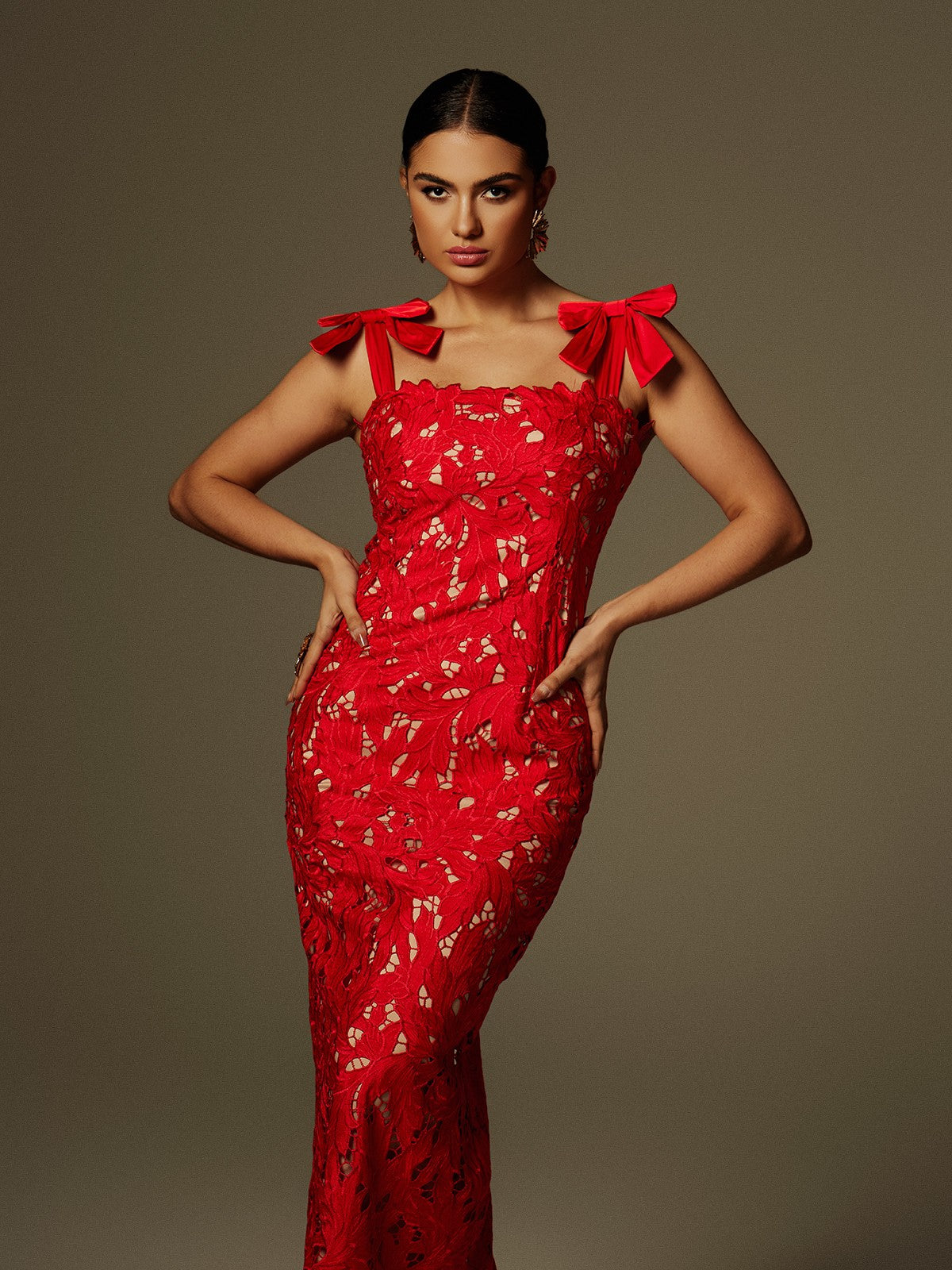 Zerrin Fiyonklu Çiçekli Maksi Elbise