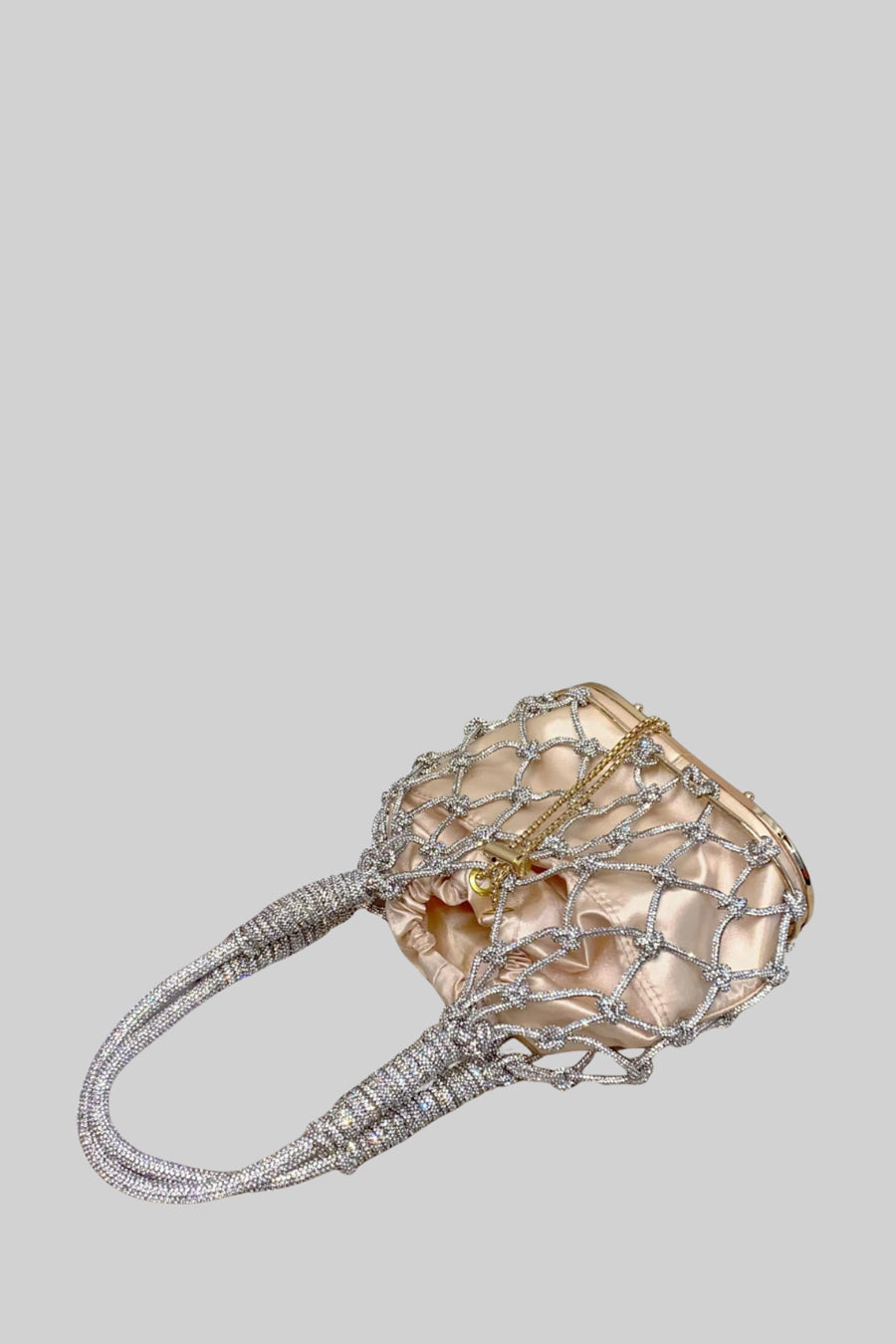 Oval fileli el çantası, bej saten çekişli kese ile - gümüş