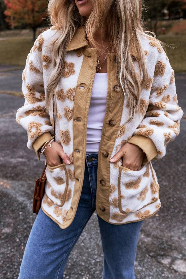 Açık Fransız Beji Sevimli Çiçek Desenli Düğmeli Polar Ceket