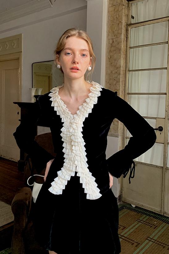 Esther V Yaka Fırfırlı Hırka