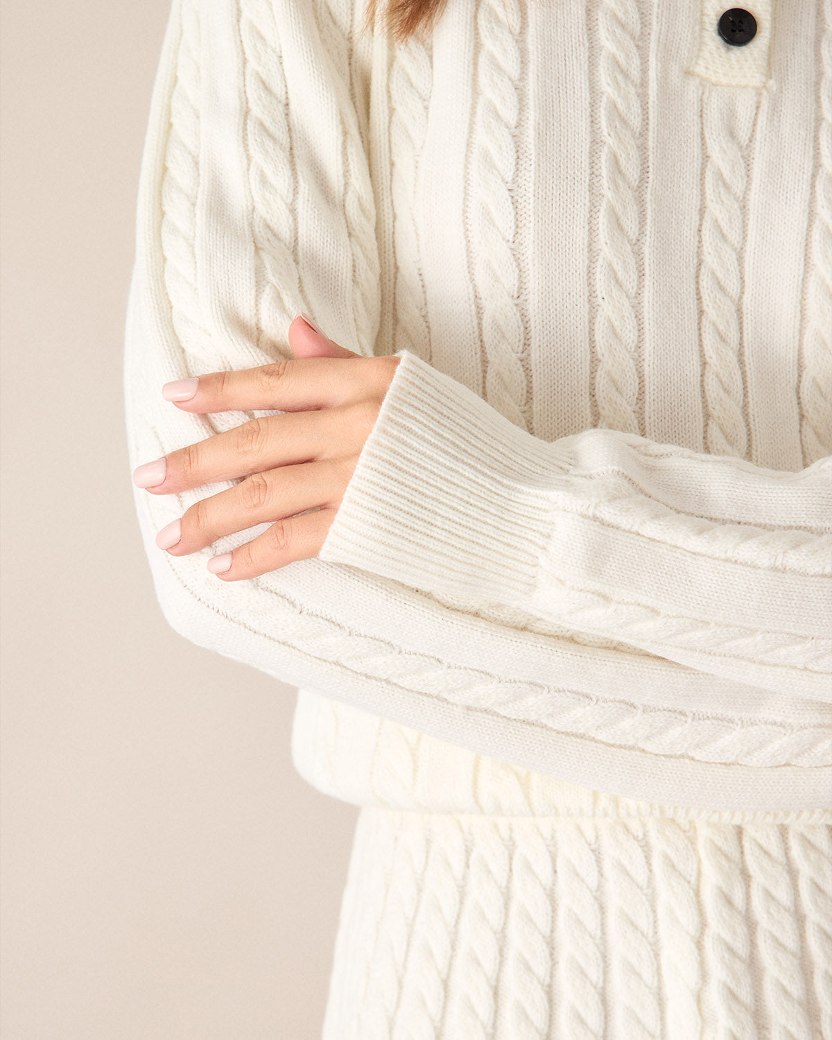 Beyaz Kontrast Düğmeli Kazak Mini Etek Takım